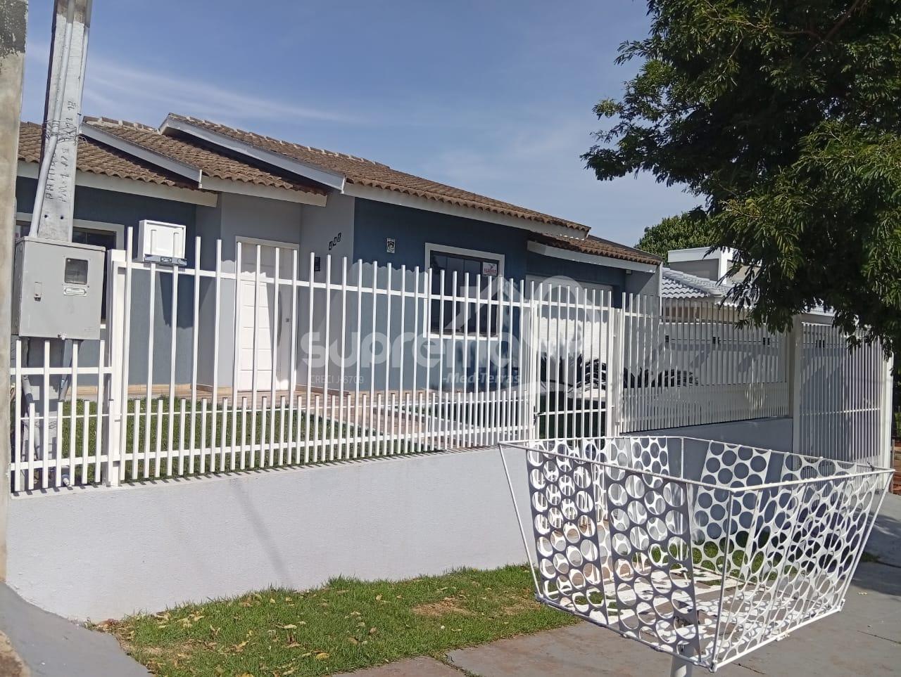 SUPREMA IMOBILI�RIA ALUGA  CASA DE 2 QUARTOS NO LOTEAMENTO FLOREN�A