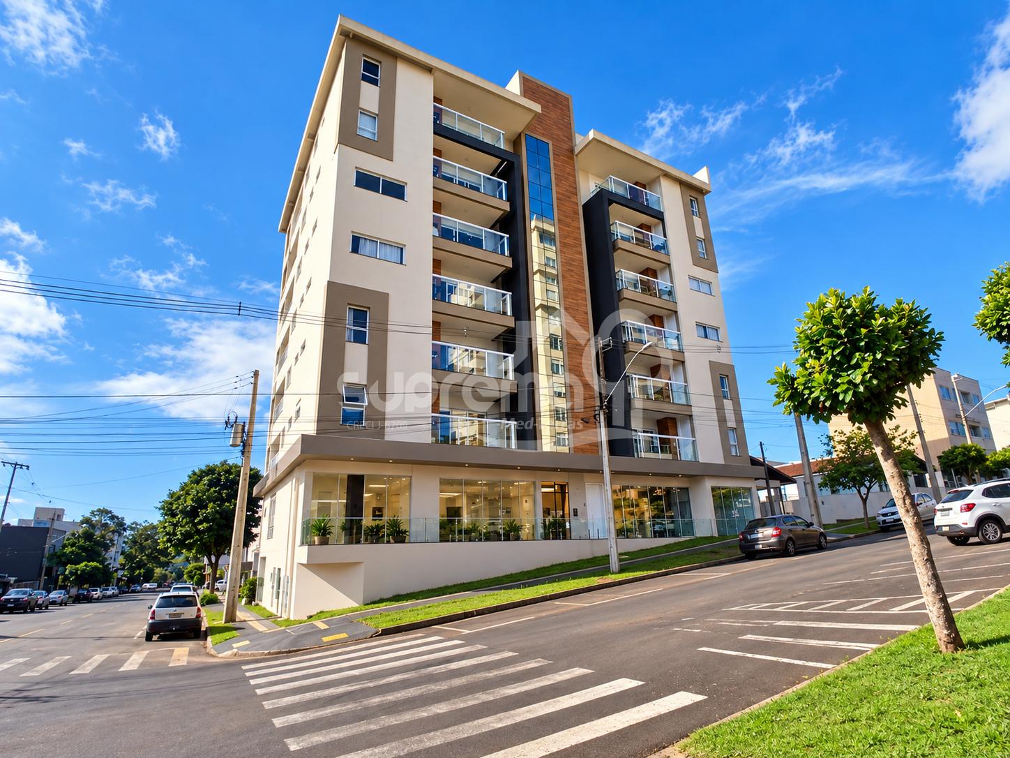 Apartamento de 3 quartos, 2 vagas de garagem no centro.