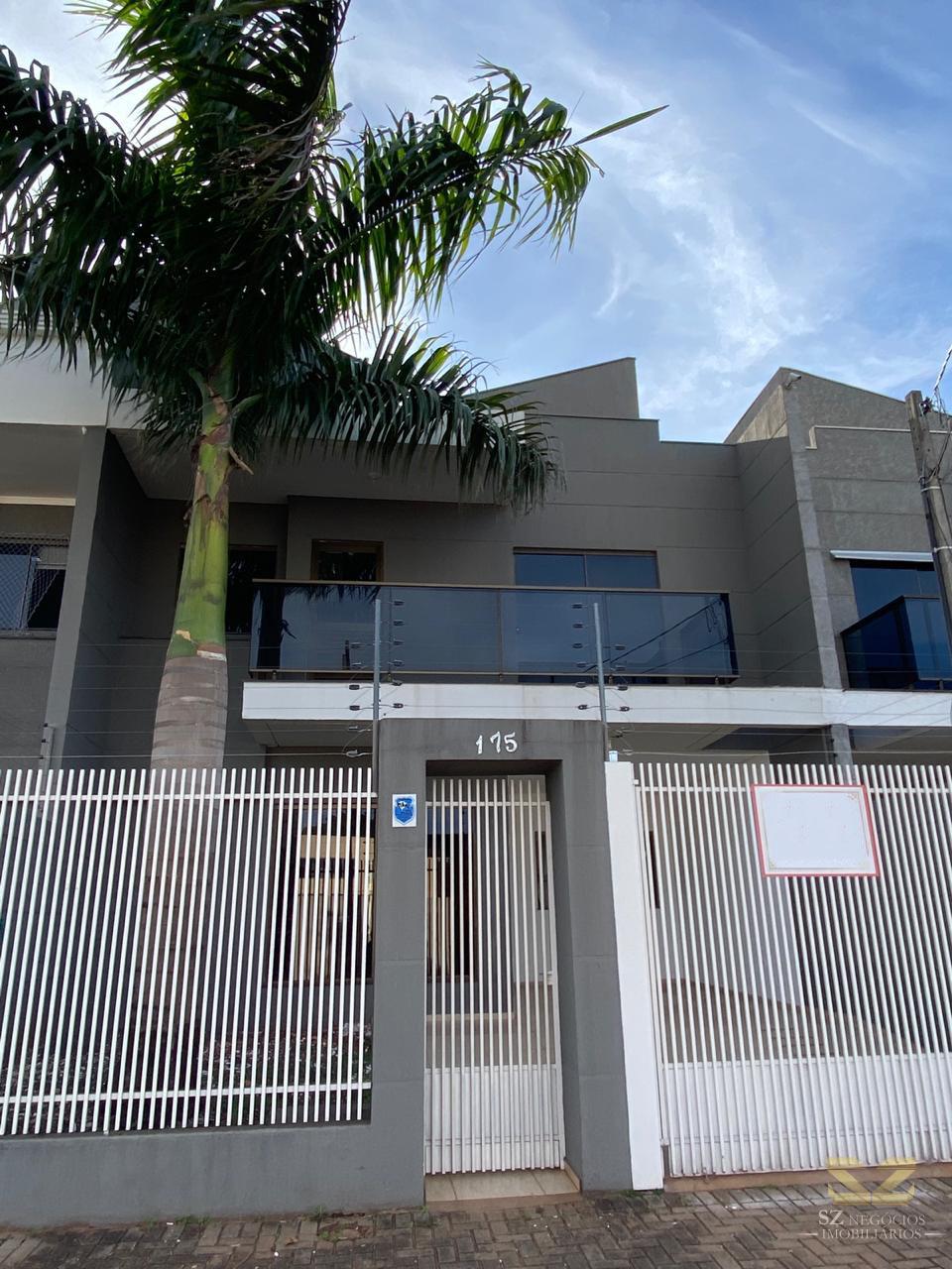 SOBRADO À VENDA COM 01 SUÍTE E 02 DORMITÓRIOS - PARQUE PRESIDENTE I, FOZ