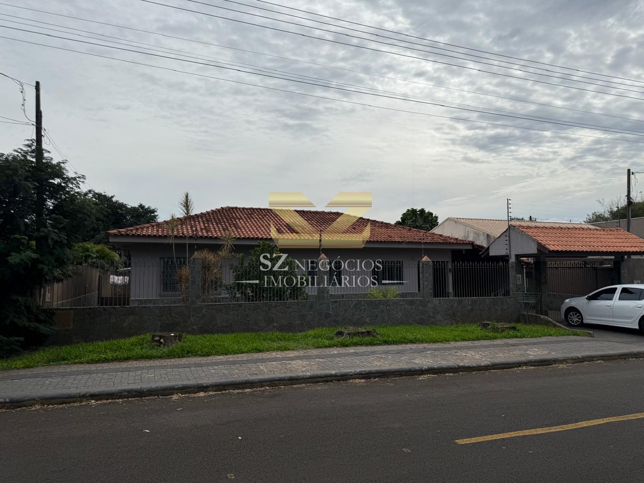 CASA ? VENDA COM 02 DORMIT?RIOS E 01 SU?TE - JARDIM LANCASTER,...