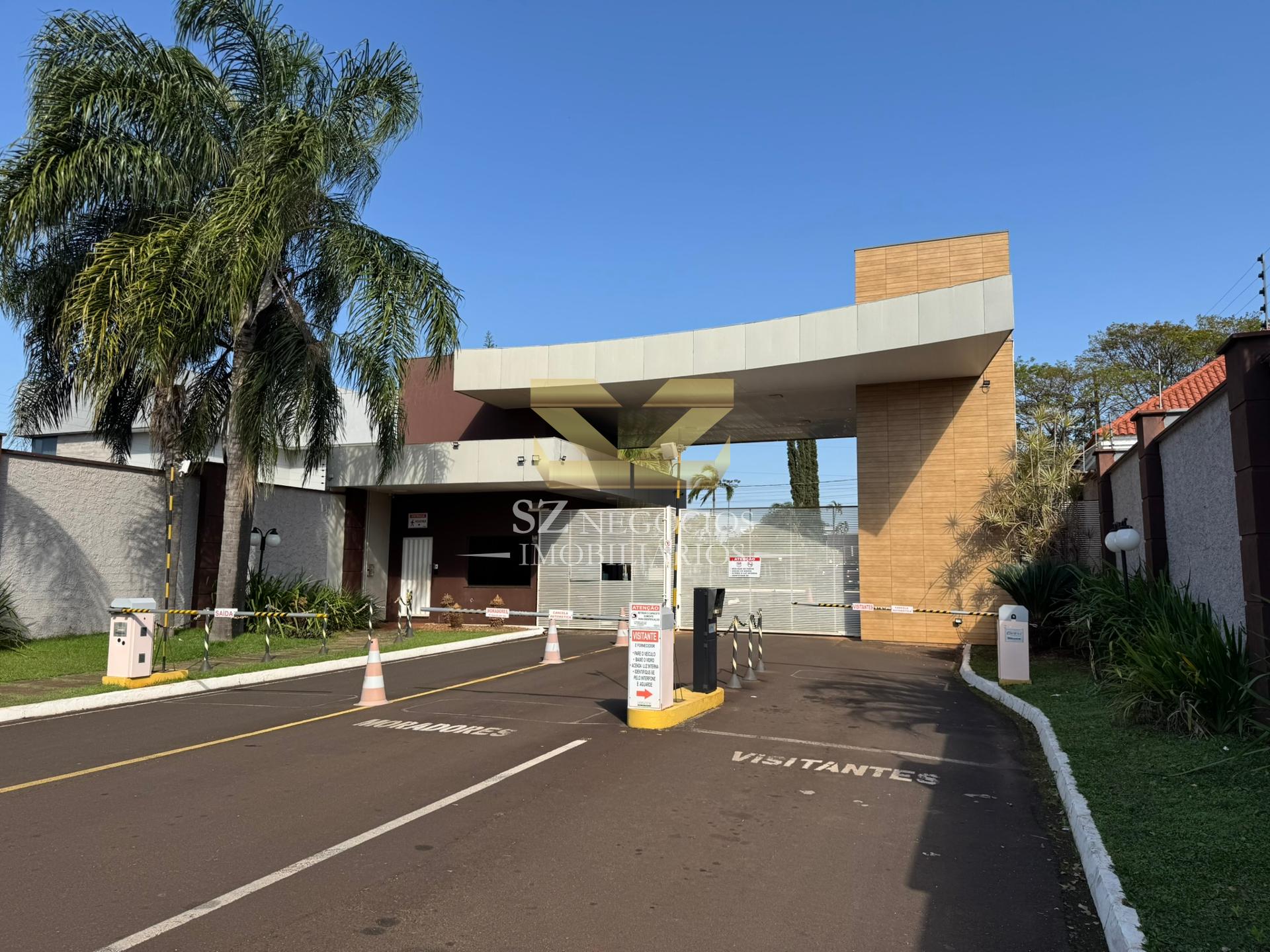CASA À VENDA NO CONDOMÍNIO SOLAR DAS PALMEIRAS, COM 03 SUÍTES, FOZ   PR.