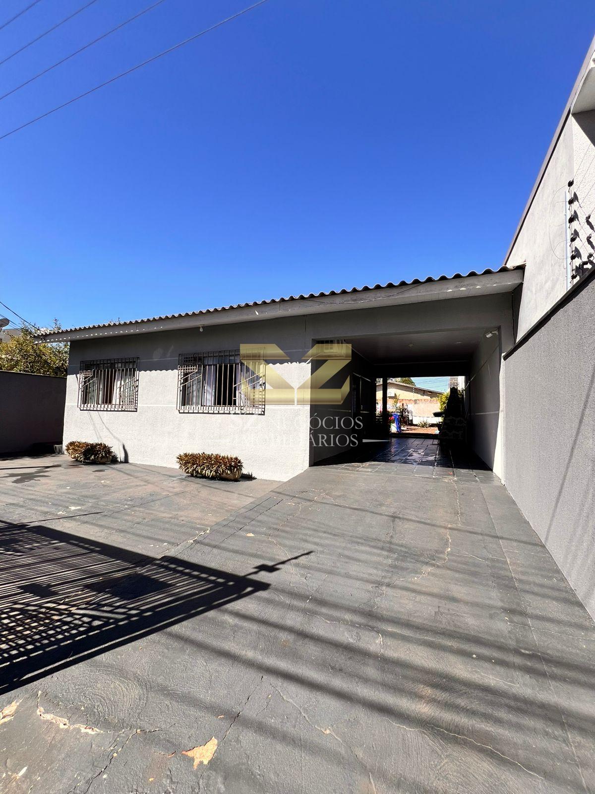 CASA À VENDA COM PISCINA E 2 DORMITÓRIOS, JD IPÊ II, FOZ DO IGUAÇU - PR