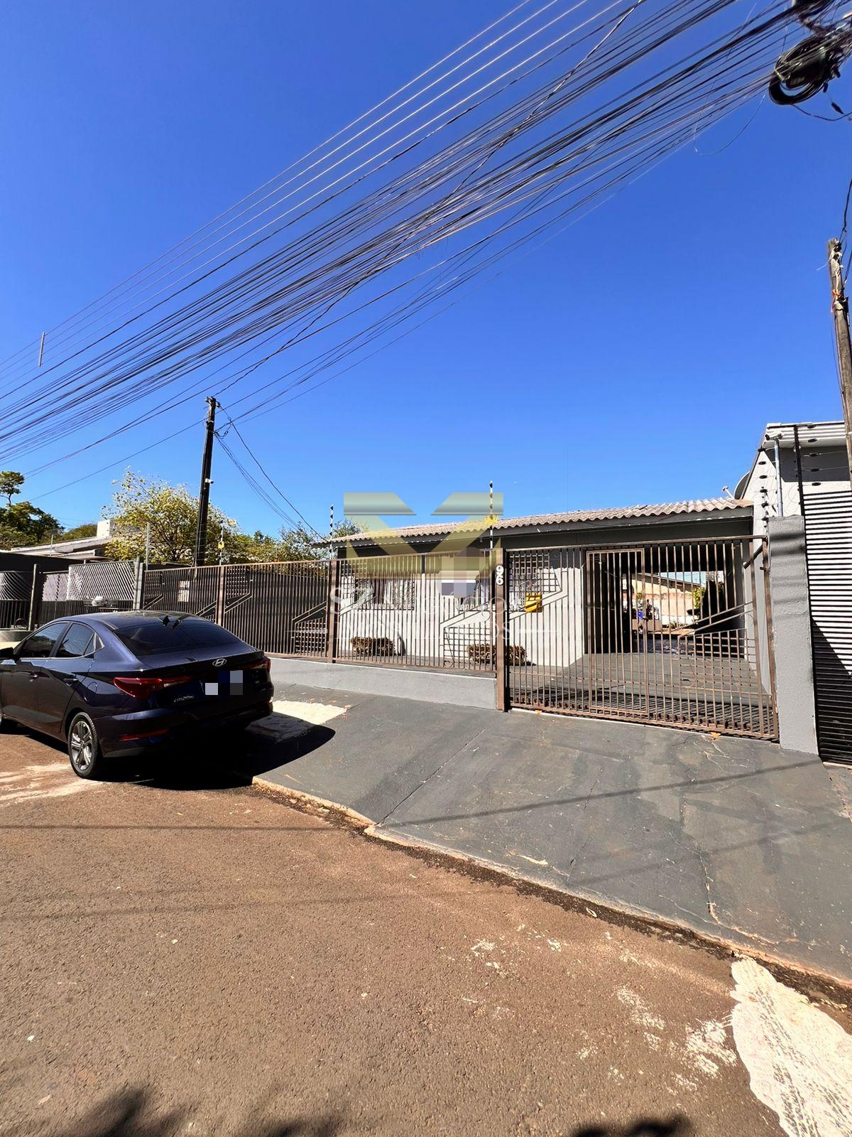 CASA À VENDA COM PISCINA E 2 DORMITÓRIOS, JD IPÊ II, FOZ DO IGUAÇU - PR