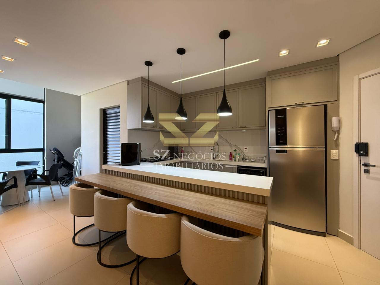 APARTAMENTO À VENDA MOBILIADO, COM 2 VAGAS NO RESIDENCIAL TANCREDO, FOZ