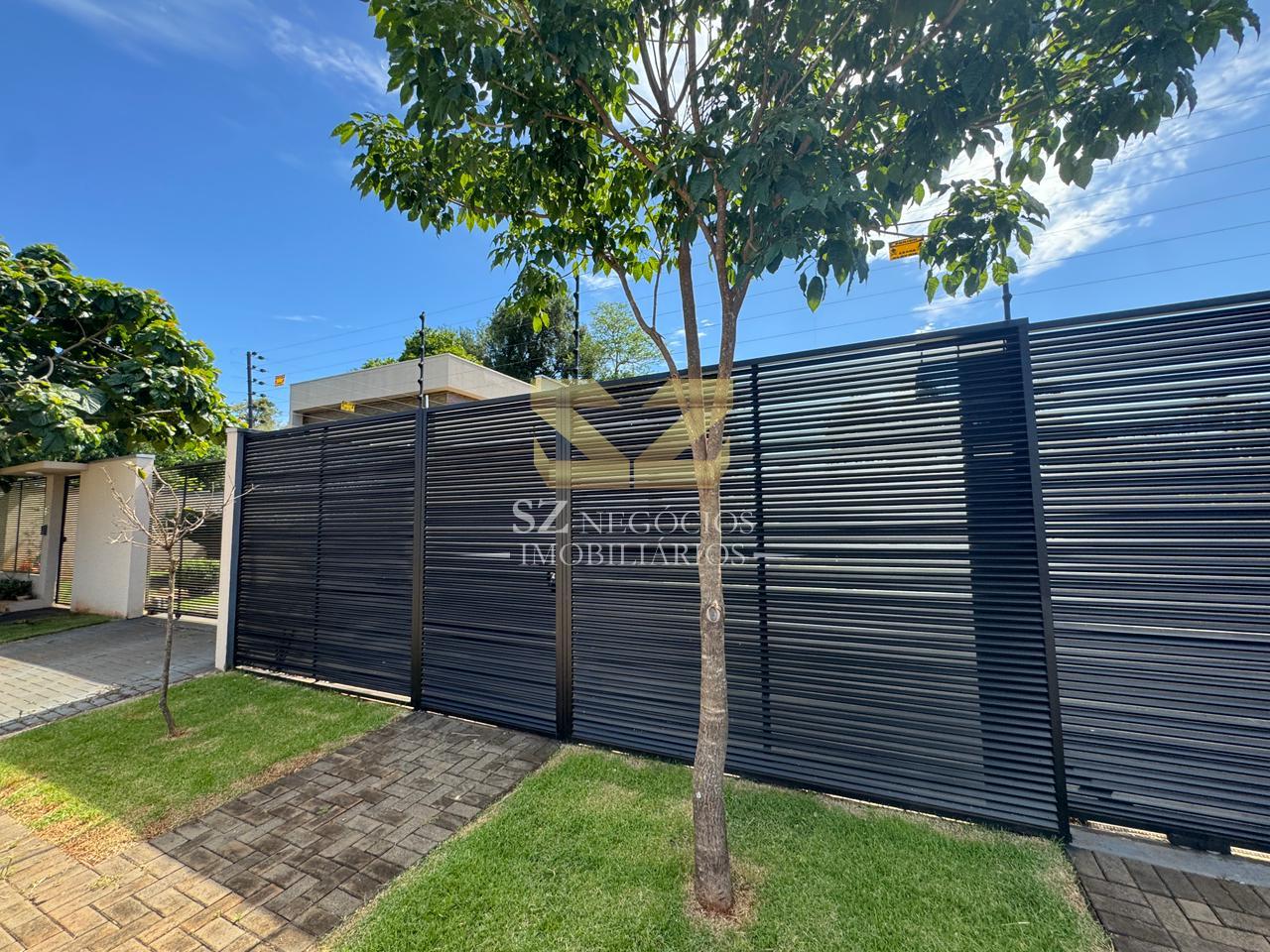 CASA À VENDA  COM 1 SUÍTE E PISCINA, JARDIM IARA, FOZ DO IGUAÇU - PR