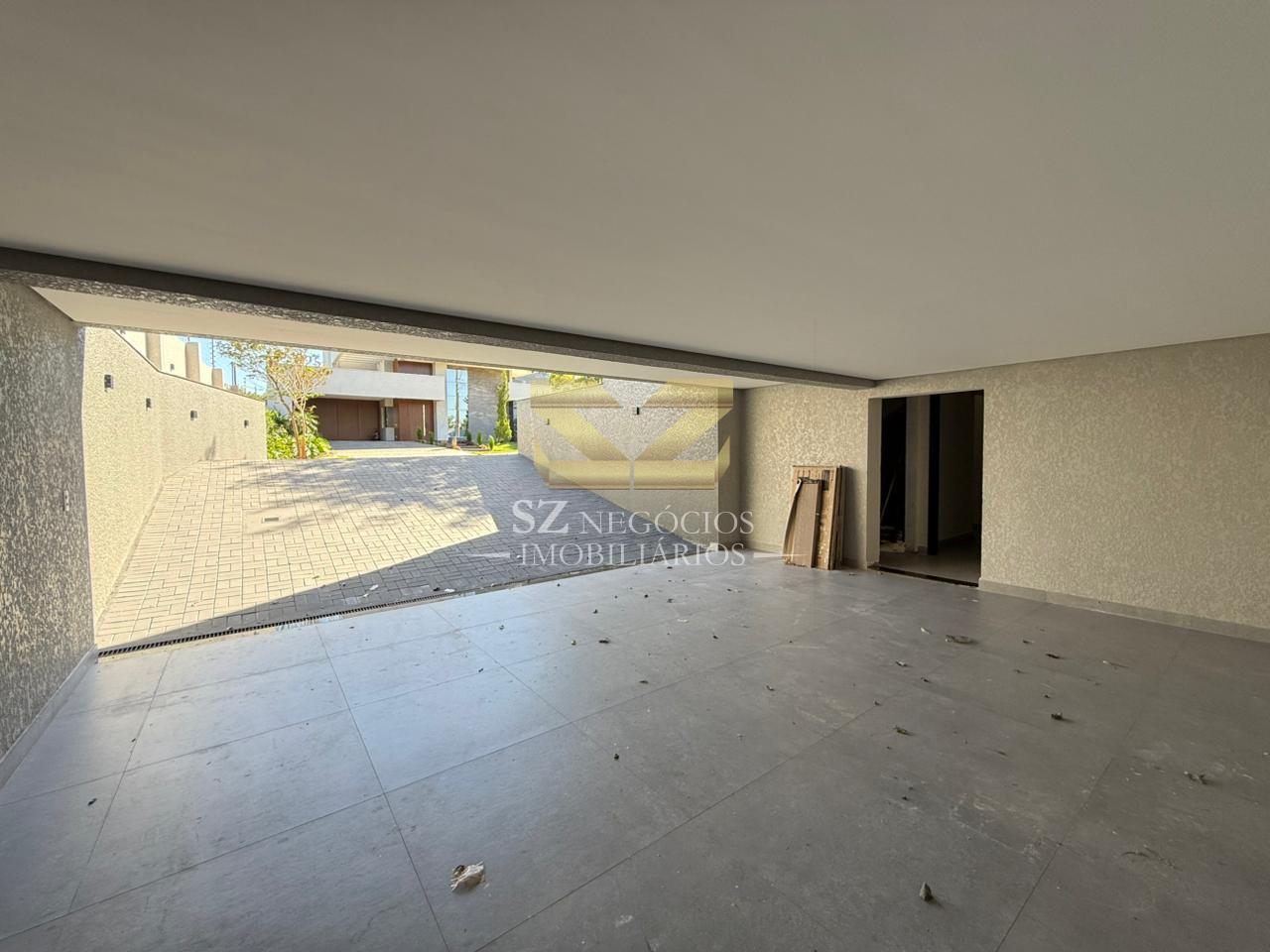 SOBRADO ALTO PADRÃO À VENDA COM 03 SUÍTES - CONDOMÍNIO ÀGUAS CLARAS - FOZ