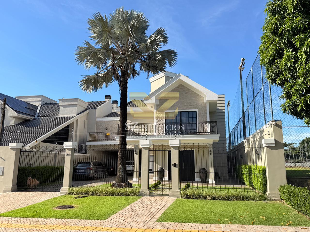 SOBRADO À VENDA  COM 1 SUÍTE E 2 DEMI SUÍTES E PISCINA JARDIM PANORAMA, FOZ