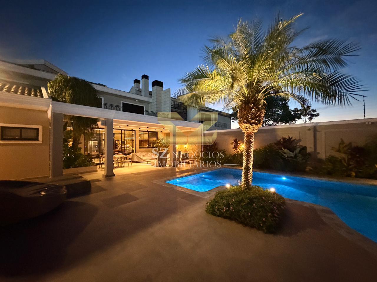 SOBRADO À VENDA  COM 1 SUÍTE E 2 DEMI SUÍTES E PISCINA JARDIM PANORAMA, FOZ