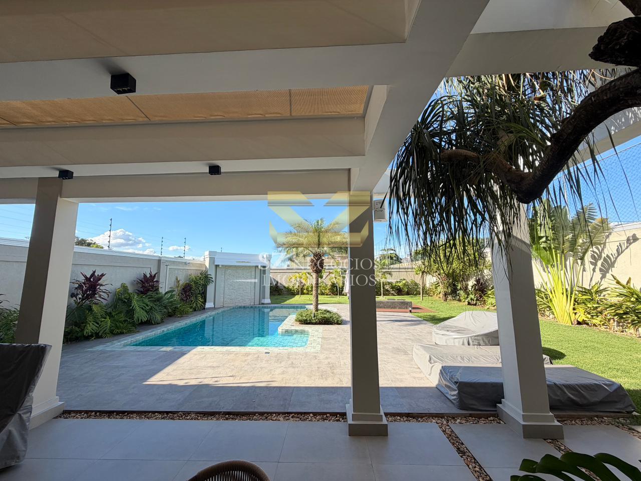 SOBRADO À VENDA  COM 1 SUÍTE E 2 DEMI SUÍTES E PISCINA JARDIM PANORAMA, FOZ