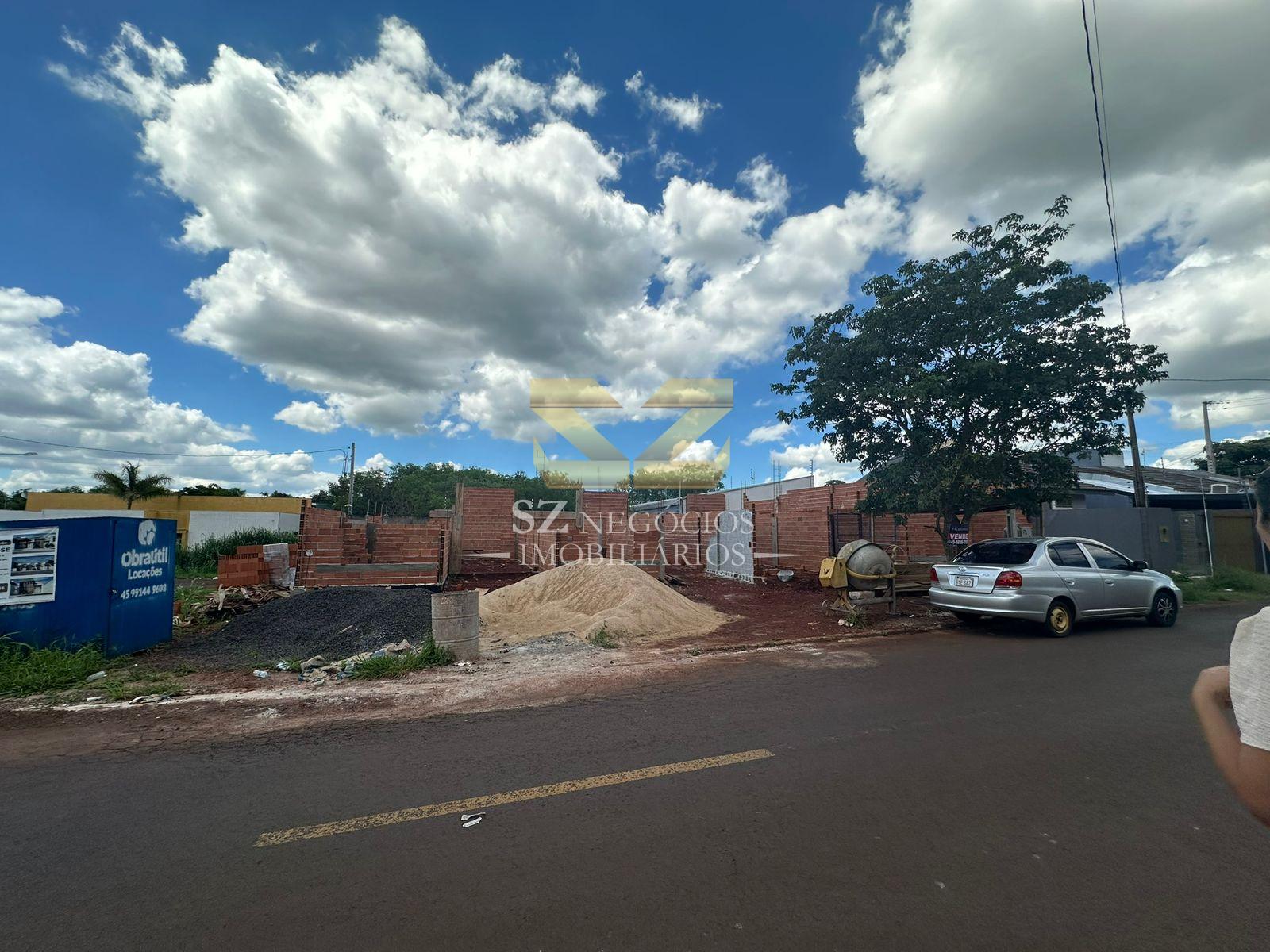 CASA A VENDA COM 02 DORMITÓRIOS NO JARDIM IPE, FOZ DO IGUAÇU - PR