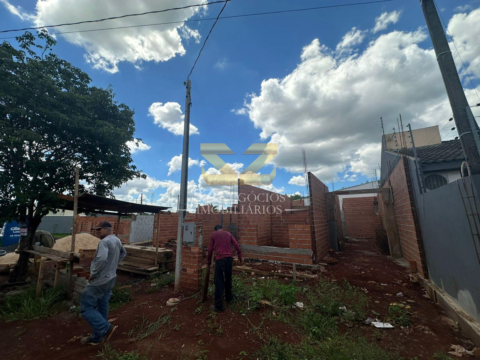 CASA A VENDA COM 02 DORMITÓRIOS NO JARDIM IPE, FOZ DO IGUAÇU - PR