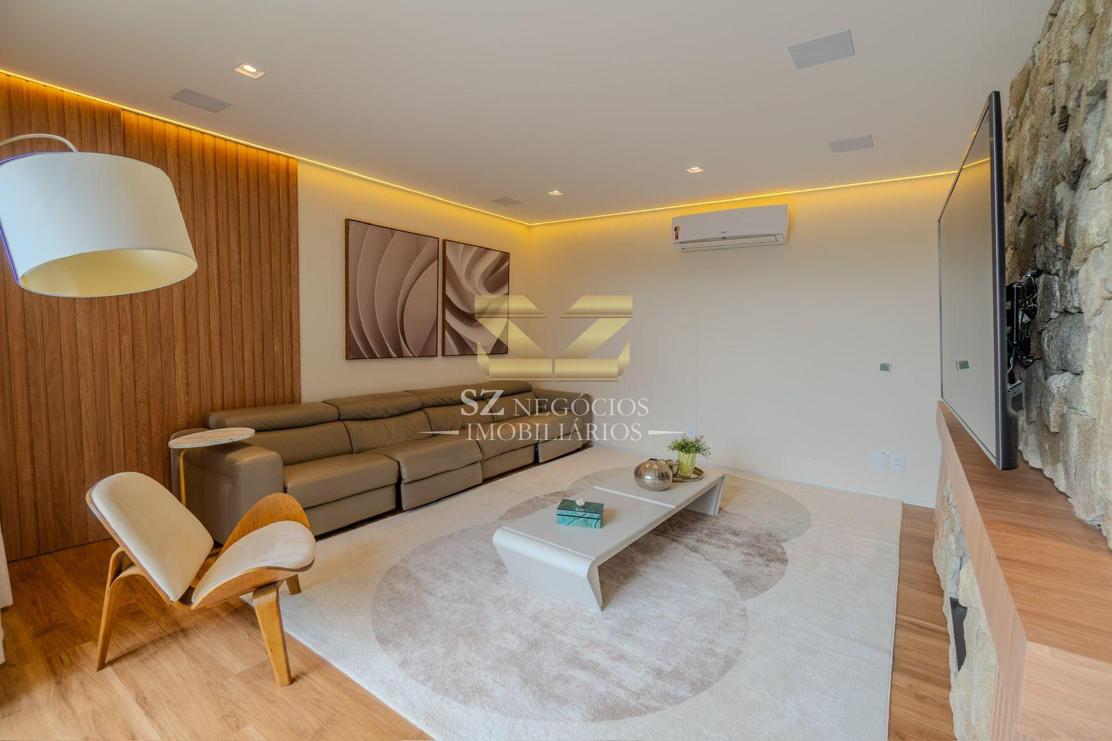 CASA À VENDA COM 04 SUÍTES - CONDOMINIO ROYAL FALLS YACHT - FASE 2 - FOZ