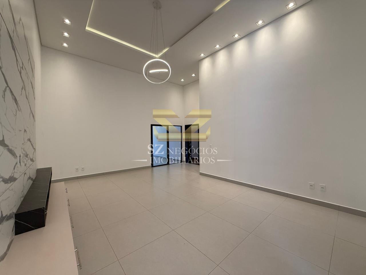 CASA A VENDA COND. DOM LAURINDO. COM 03 QUARTOS, SENDO 2 SUÍTES MOBILIADAS.