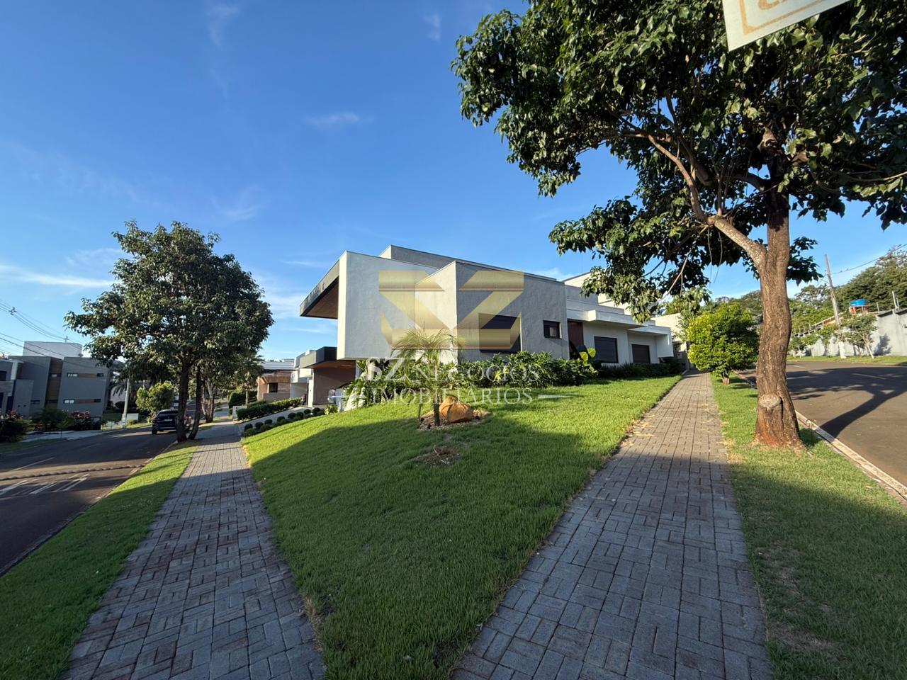 CASA TÉRREA ALTO PADRÃO À VENDA, COM 4 SUÍTES CONDOMÍNIO PORTO MADERO, FOZ