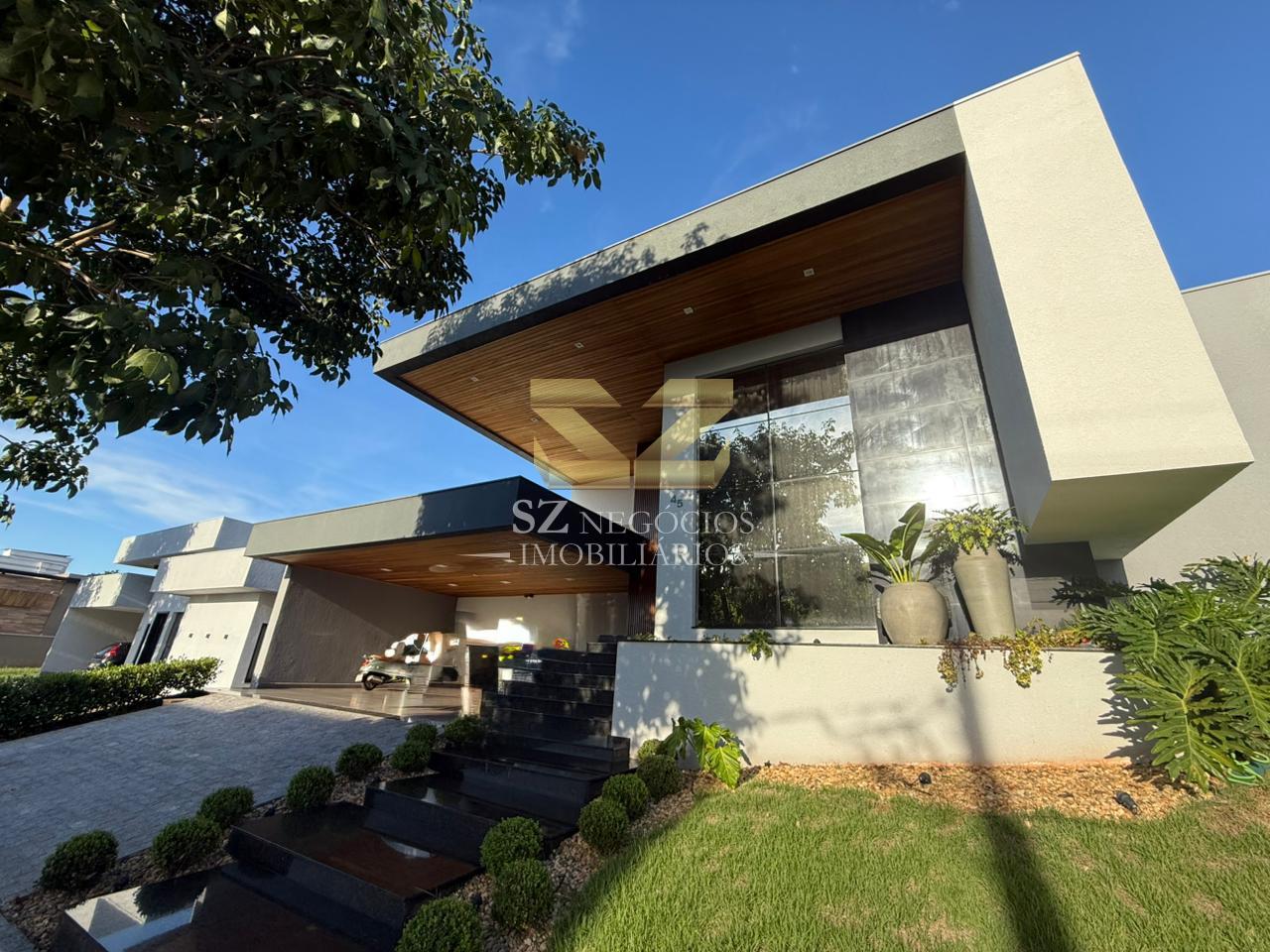 CASA TÉRREA ALTO PADRÃO À VENDA, COM 4 SUÍTES CONDOMÍNIO PORTO MADERO, FOZ