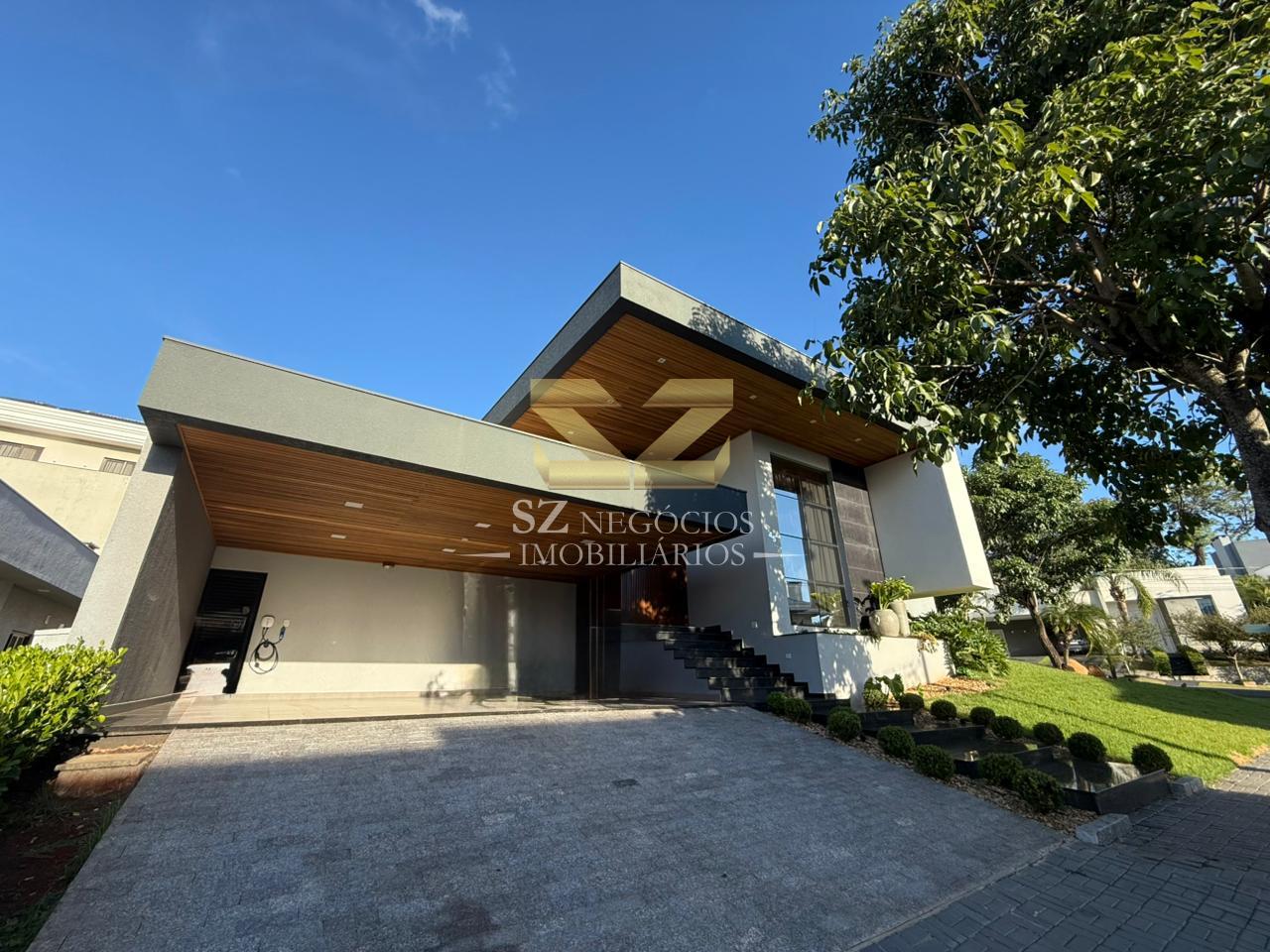 CASA TÉRREA ALTO PADRÃO À VENDA, COM 4 SUÍTES CONDOMÍNIO PORTO MADERO, FOZ