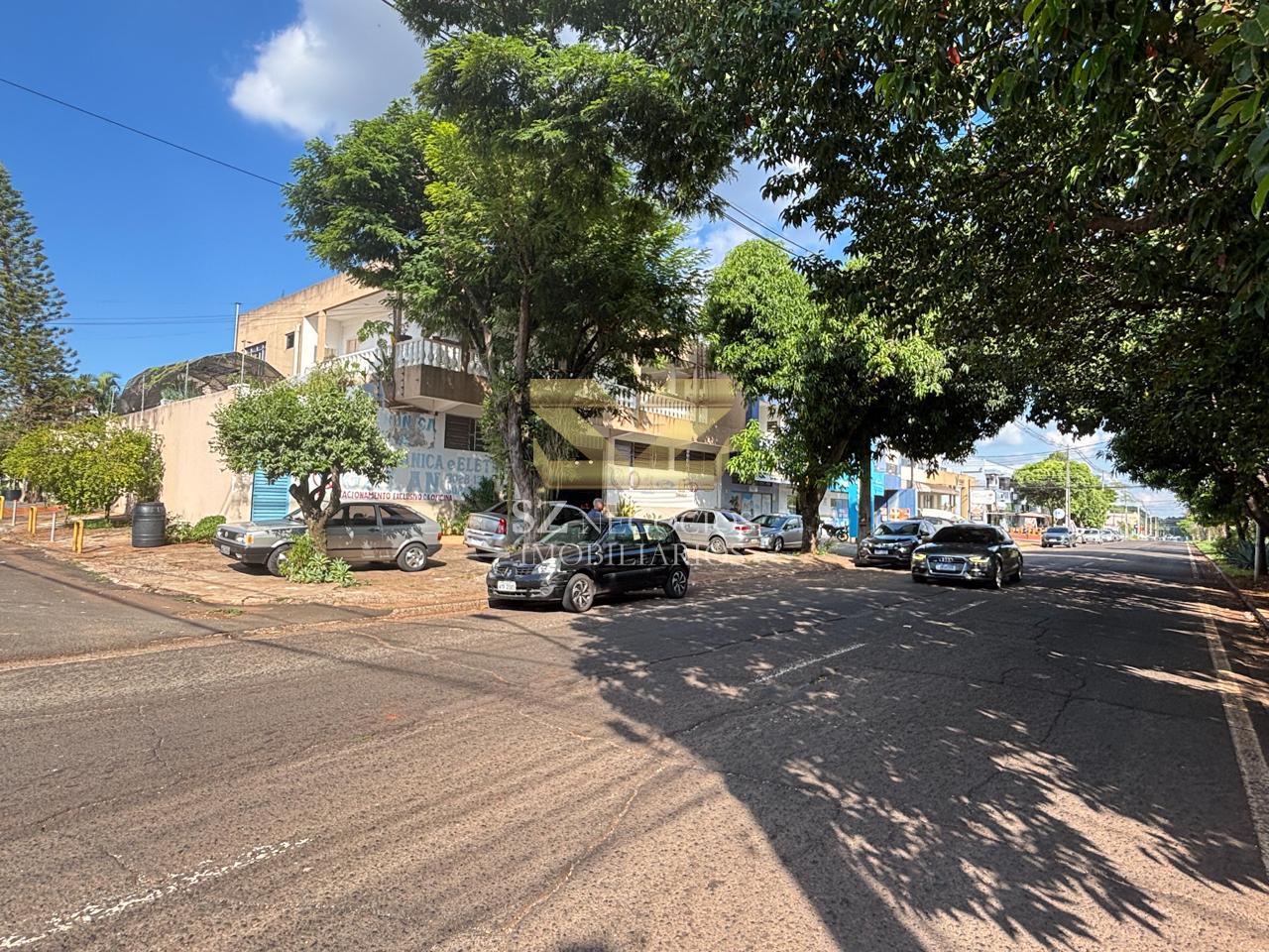 PRÉDIO COMERCIAL RESIDENCIAL E CASA À JARDIM LANCASTER - FOZ DO IGUAÇU - PR