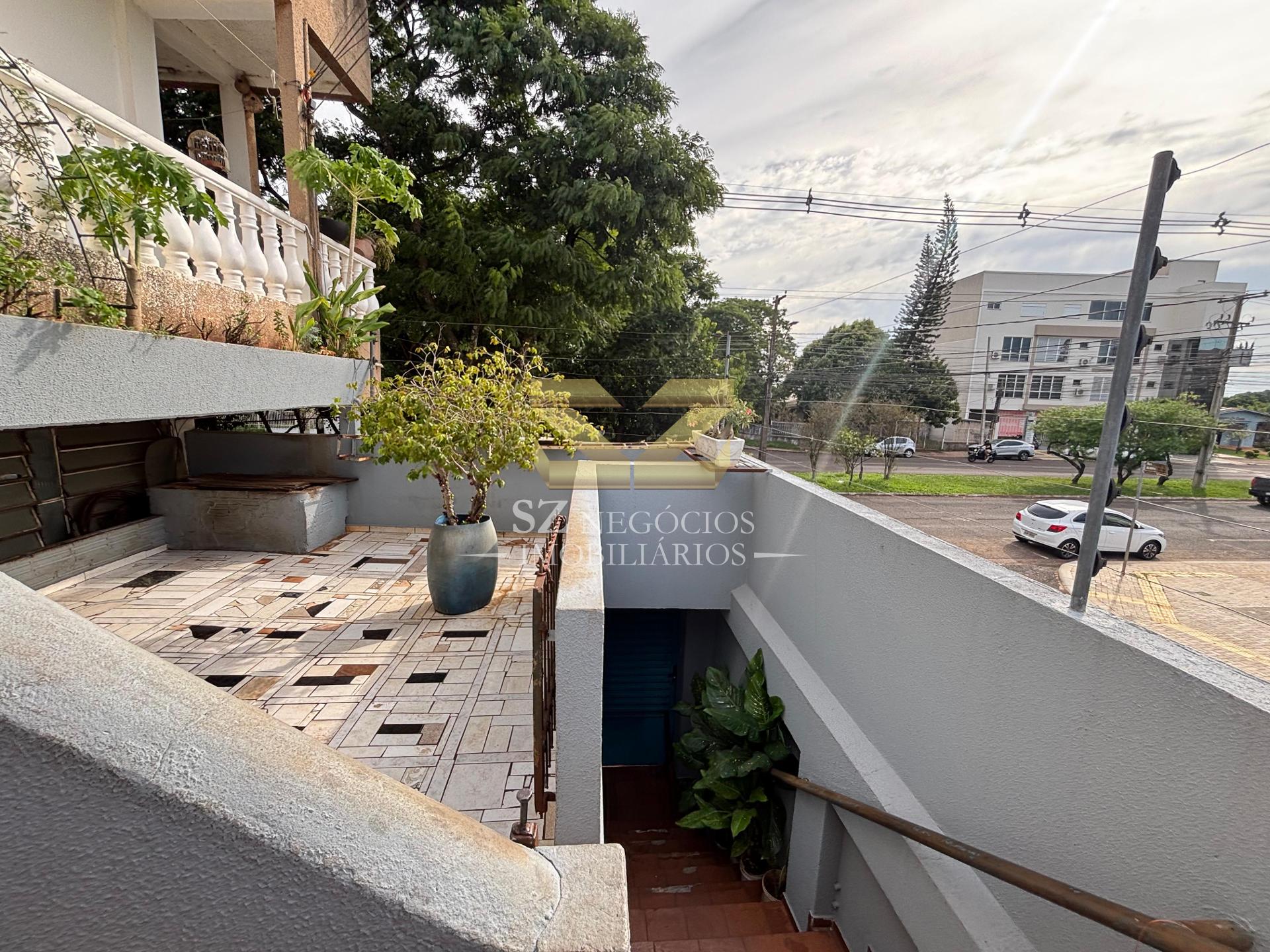 PRÉDIO COMERCIAL RESIDENCIAL E CASA À JARDIM LANCASTER - FOZ DO IGUAÇU - PR