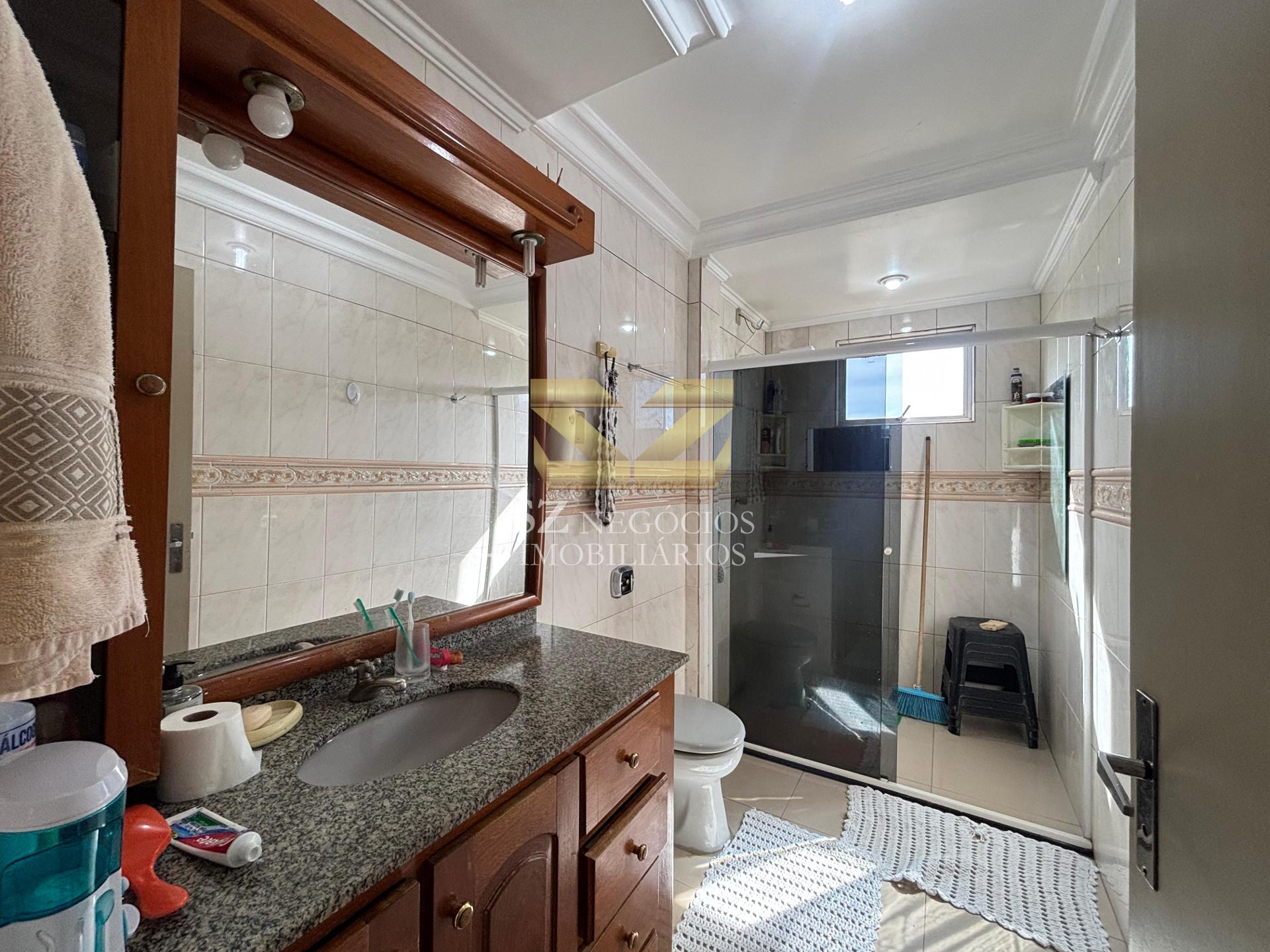 PRÉDIO COMERCIAL RESIDENCIAL E CASA À JARDIM LANCASTER - FOZ DO IGUAÇU - PR
