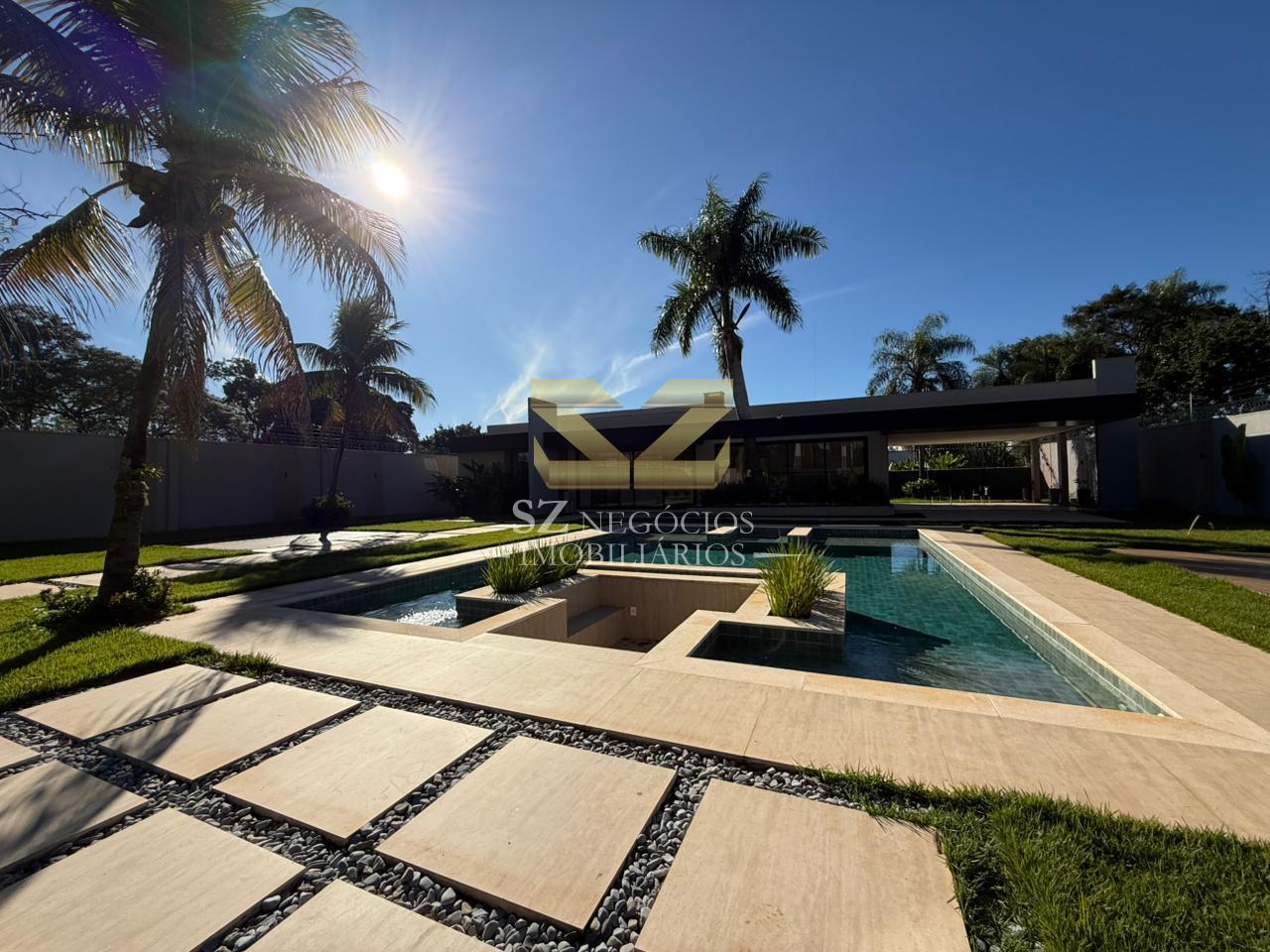 CASA À VENDA COM PISCINA - FOZ DO IGUAÇU - PR