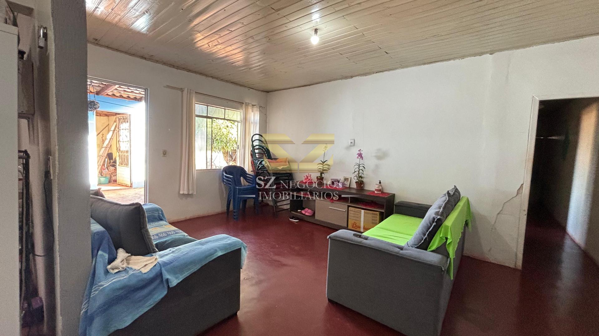 CASA DE ESQUINA À VENDA NO BAIRRO VILA C NOVA - FOZ DO IGUAÇU - PR