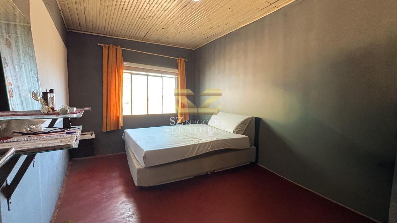CASA DE ESQUINA À VENDA NO BAIRRO VILA C NOVA - FOZ DO IGUAÇU - PR