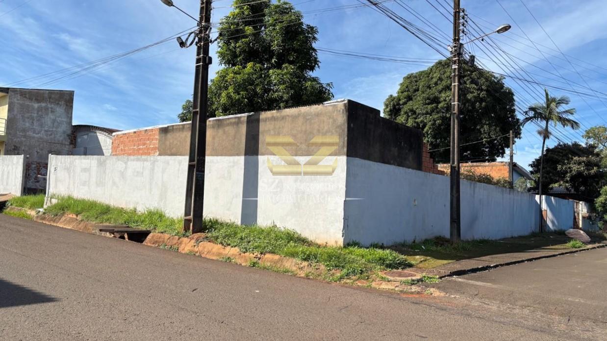 CASA DE ESQUINA À VENDA NO BAIRRO VILA C NOVA - FOZ DO IGUAÇU - PR