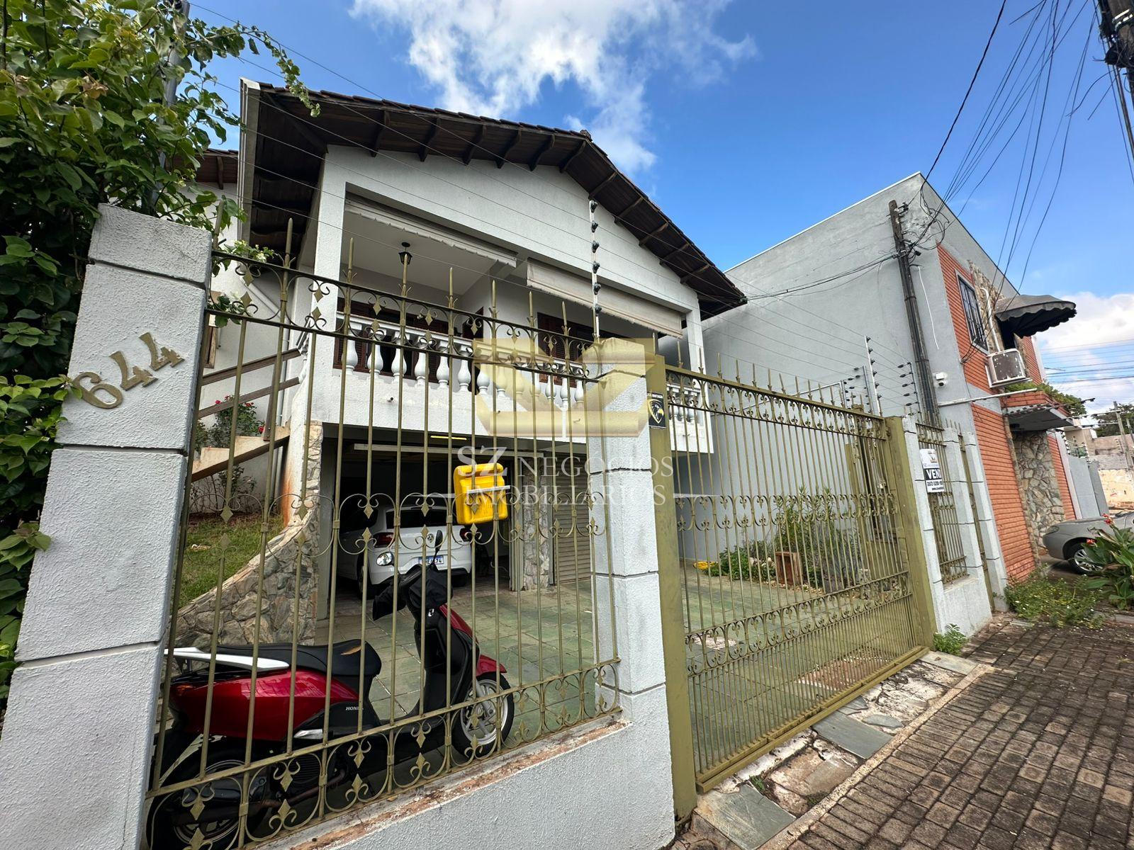SOBRADO À VENDA COM 04 DORMITÓRIOS - REGIÃO DA VILA A, FOZ DO IGUAÇU - PR.