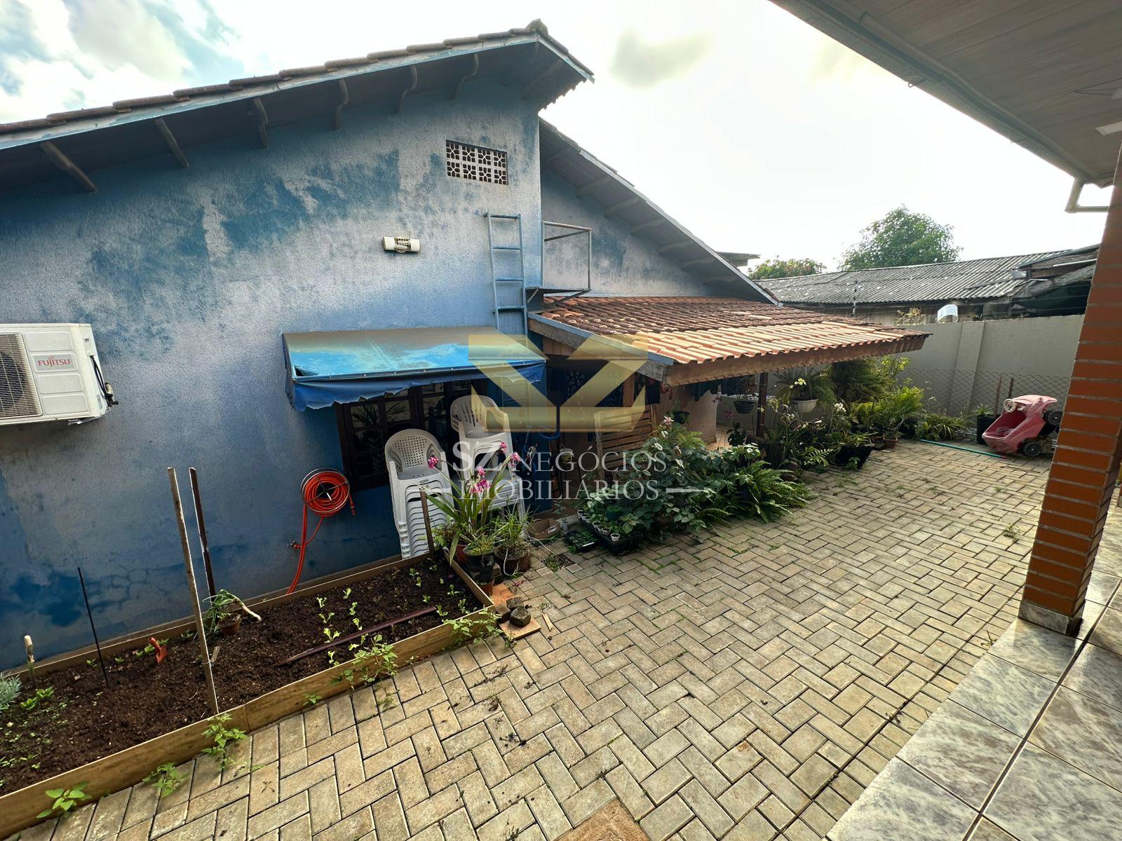 SOBRADO À VENDA COM 04 DORMITÓRIOS - REGIÃO DA VILA A, FOZ DO IGUAÇU - PR.