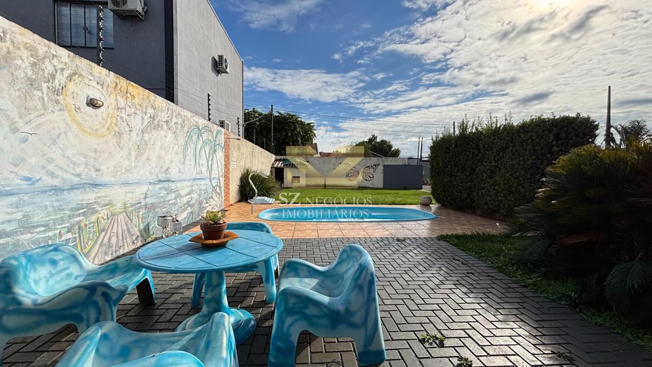CASA COM PISCINA À VENDA LOTEAMENTO BOURBON - FOZ DO IGUACU - PR