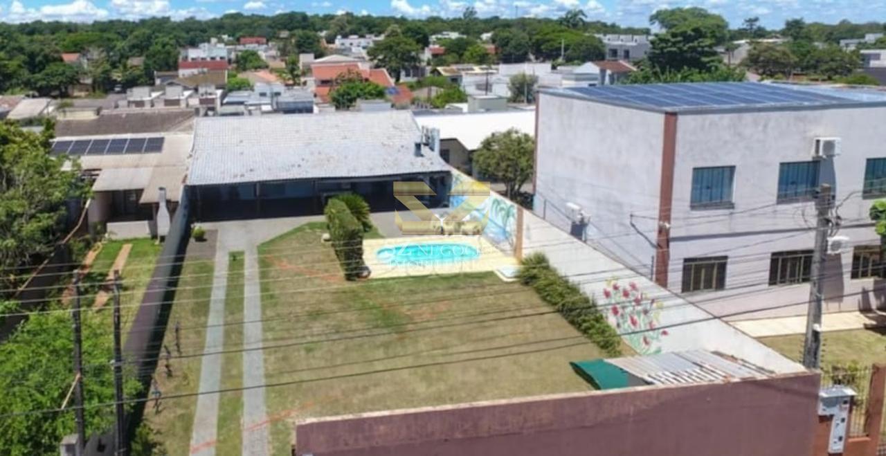 CASA COM PISCINA À VENDA LOTEAMENTO BOURBON - FOZ DO IGUACU - PR