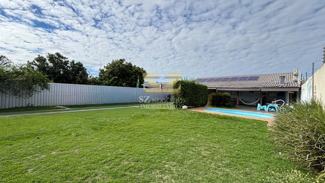 CASA COM PISCINA À VENDA LOTEAMENTO BOURBON - FOZ DO IGUACU - PR