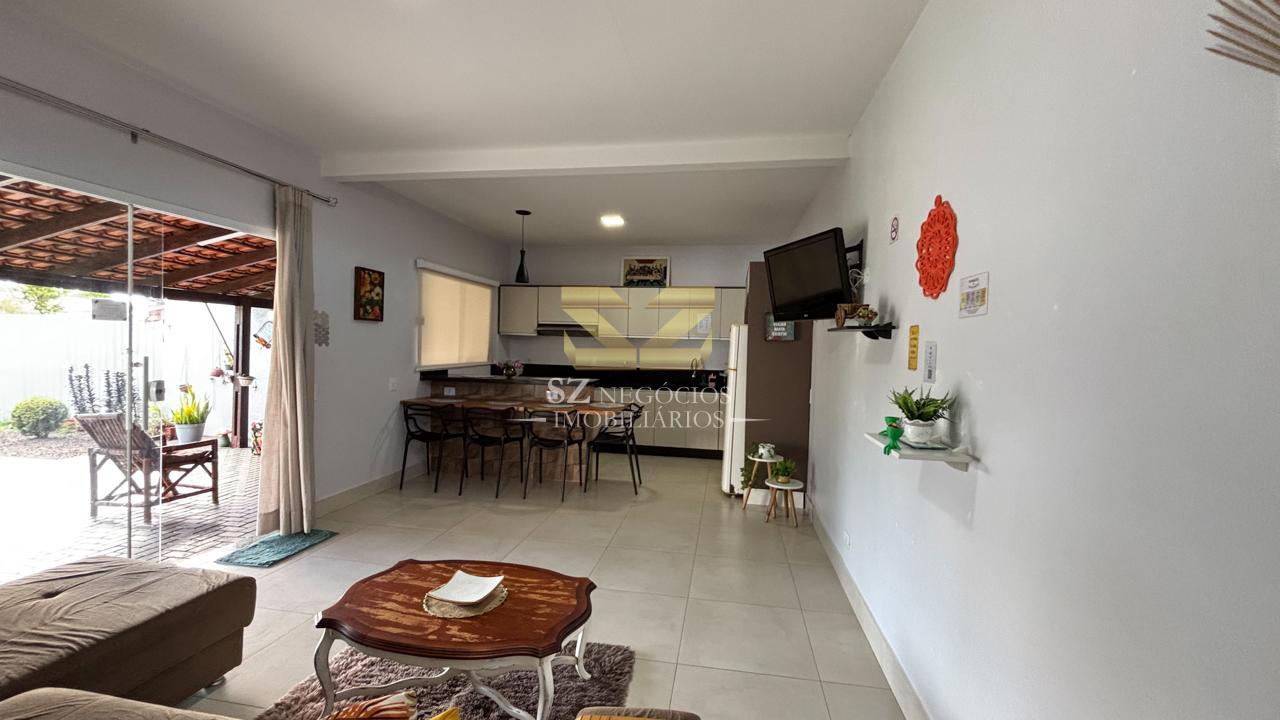 CASA COM PISCINA À VENDA LOTEAMENTO BOURBON - FOZ DO IGUACU - PR