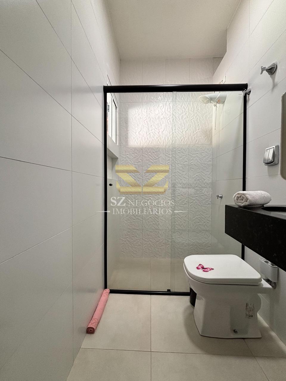 CASA COM PISCINA À VENDA LOTEAMENTO BOURBON - FOZ DO IGUACU - PR