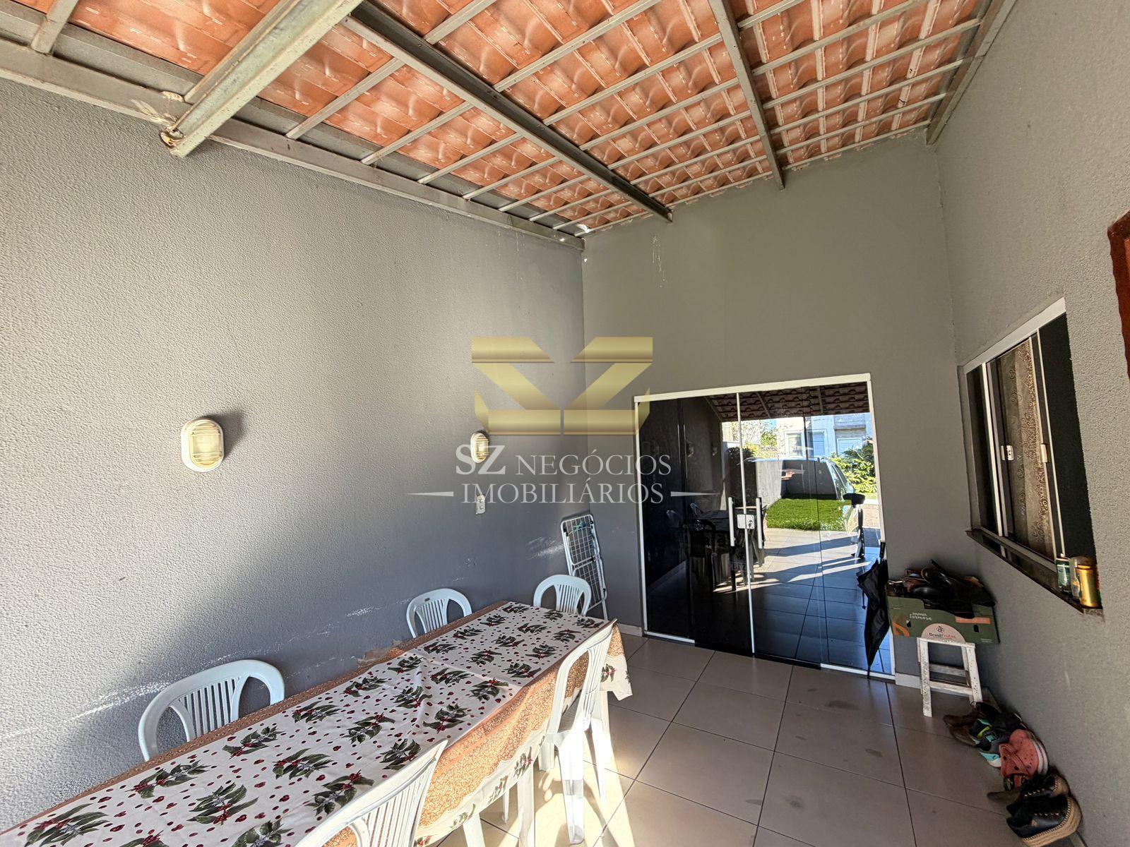 CASA À VENDA COM 01 SUÍTE NO CONDOMÍNIO ARARAS, FOZ DO IGUAÇU - PR