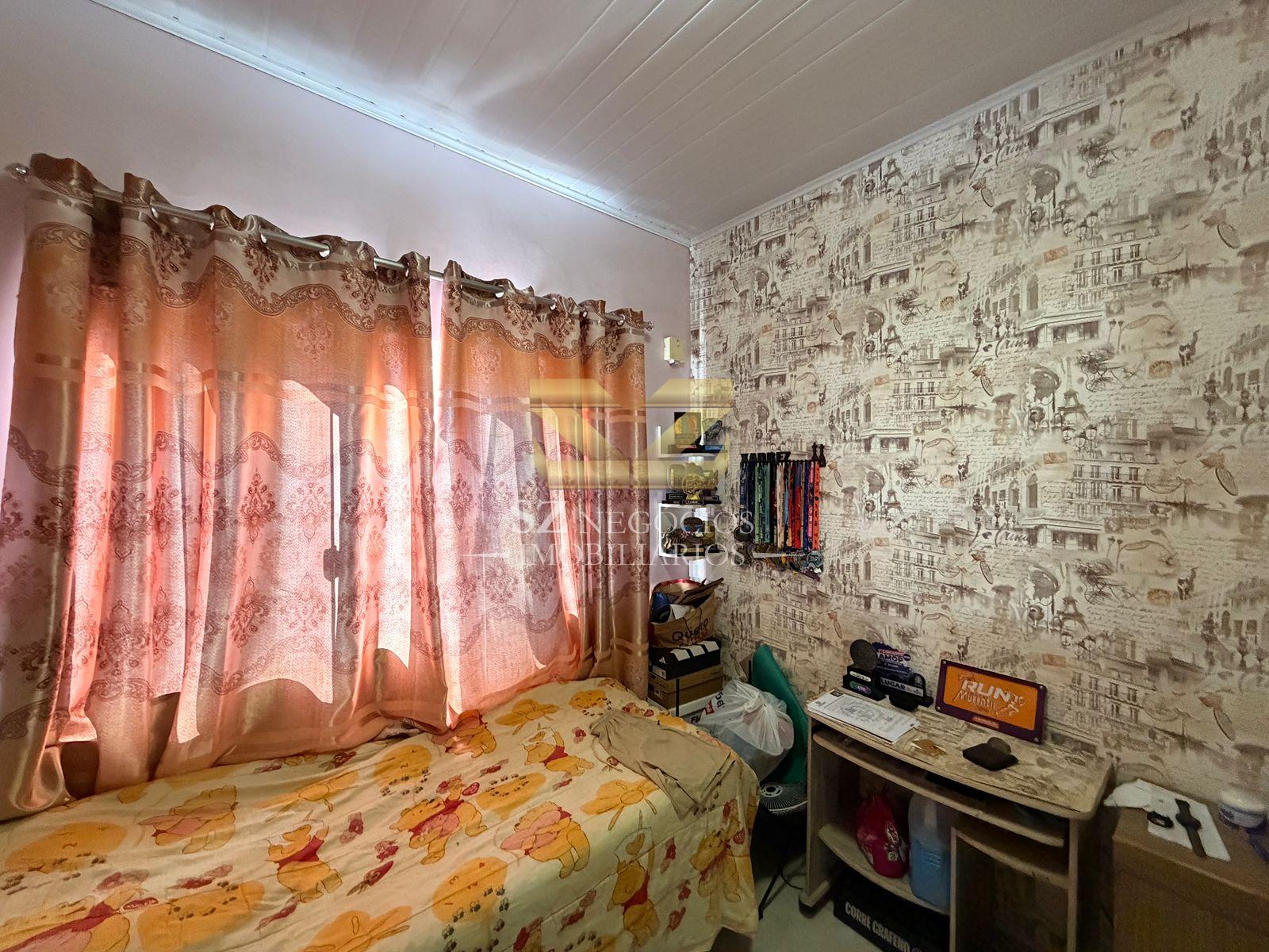 CASA À VENDA COM 01 SUÍTE NO CONDOMÍNIO ARARAS, FOZ DO IGUAÇU - PR
