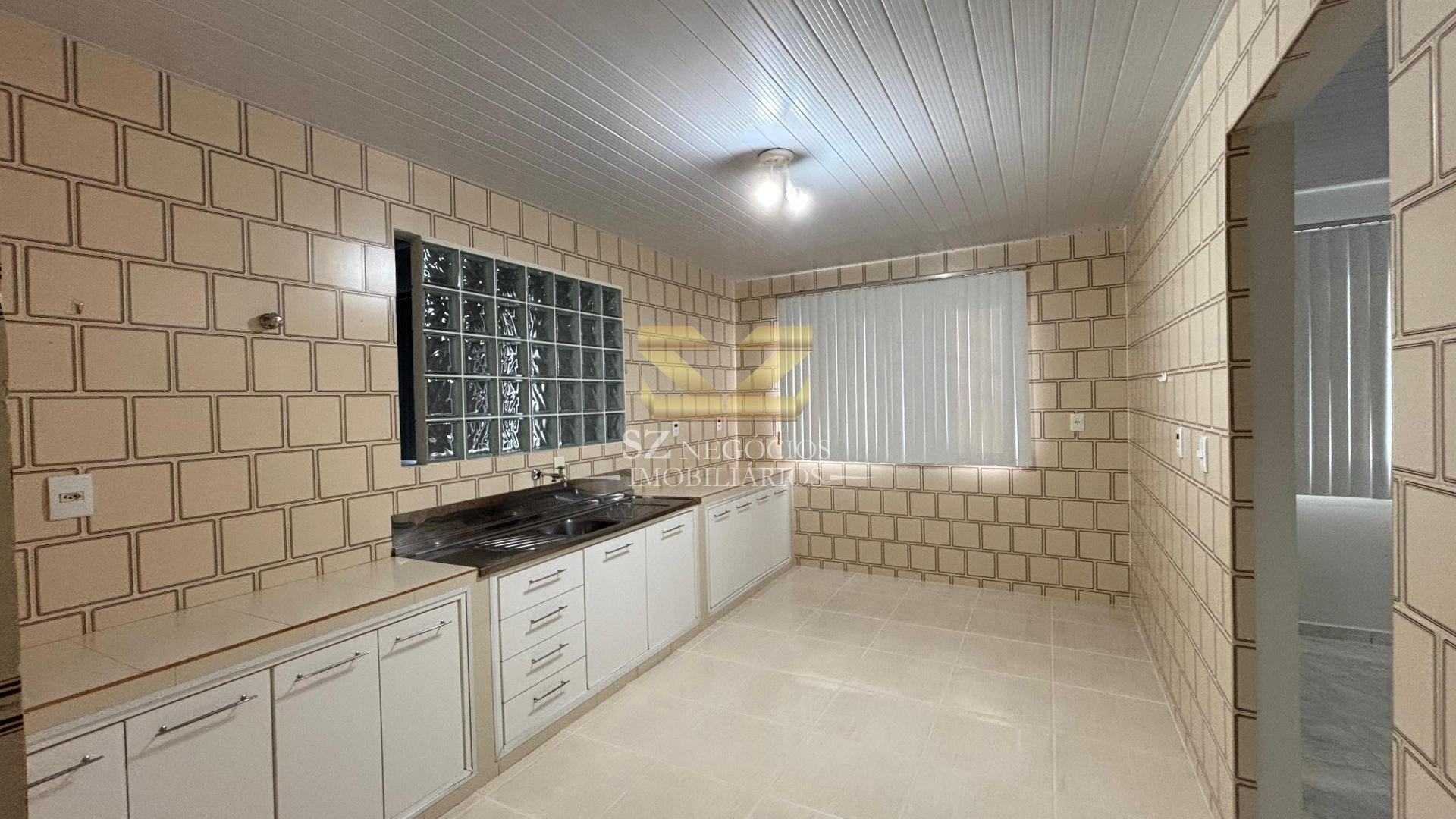 CASA COM 1 SUÍTE E 2 DORMITÓRIOS NA VILA  A, FOZ DO IGUAÇU - PR