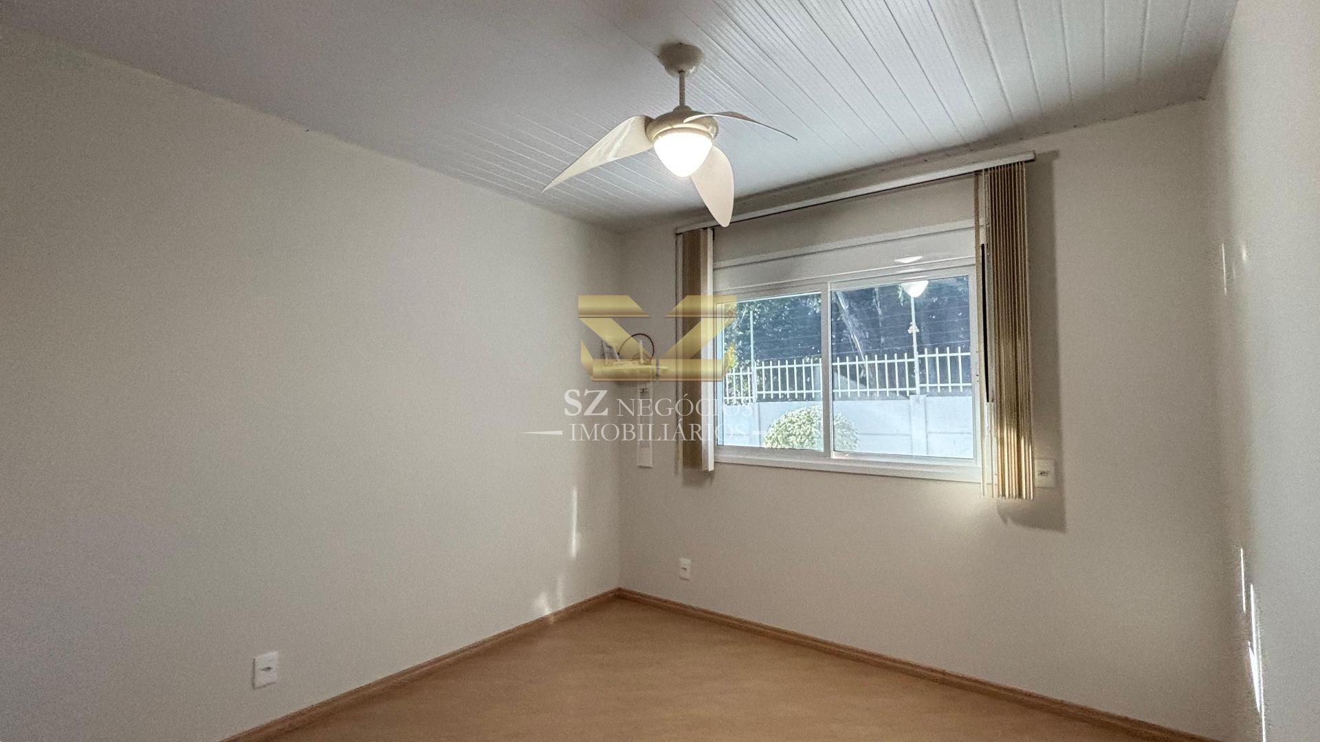 CASA COM 1 SUÍTE E 2 DORMITÓRIOS NA VILA  A, FOZ DO IGUAÇU - PR