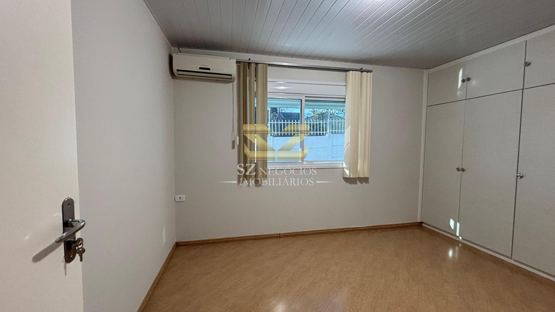CASA COM 1 SUÍTE E 2 DORMITÓRIOS NA VILA  A, FOZ DO IGUAÇU - PR