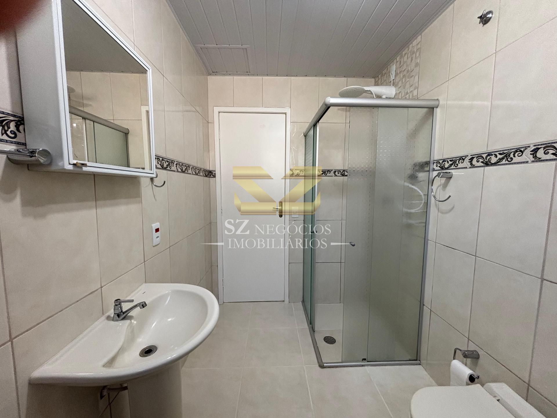 CASA COM 1 SUÍTE E 2 DORMITÓRIOS NA VILA  A, FOZ DO IGUAÇU - PR