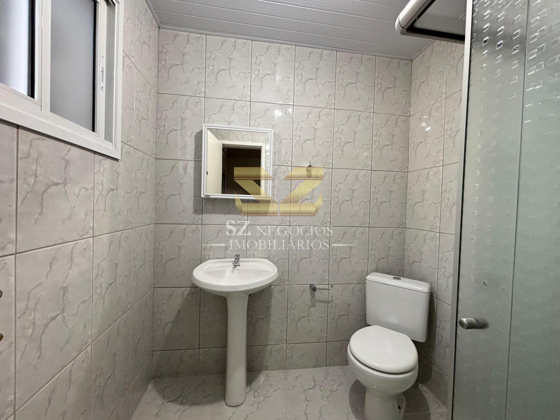 CASA COM 1 SUÍTE E 2 DORMITÓRIOS NA VILA  A, FOZ DO IGUAÇU - PR