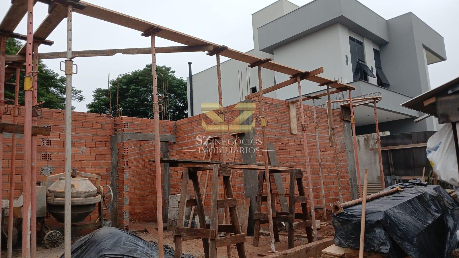 CASA À VENDA  COM 03 SUÍTES CONDOMÍNIO SAFIRA, FOZ DO IGUAÇU - PR