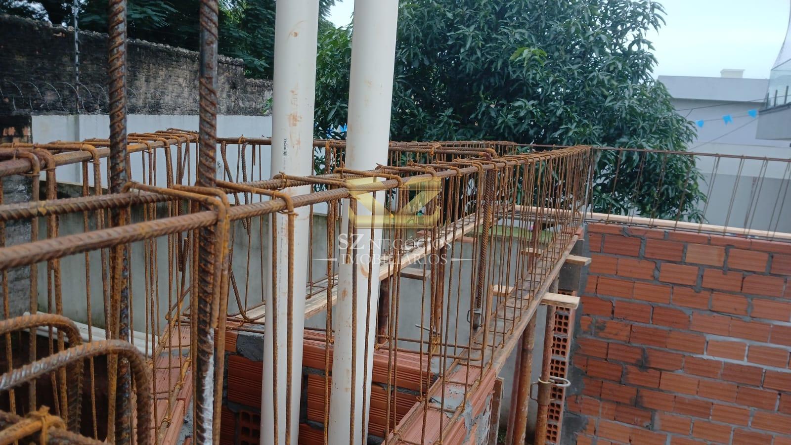 CASA À VENDA  COM 03 SUÍTES CONDOMÍNIO SAFIRA, FOZ DO IGUAÇU - PR