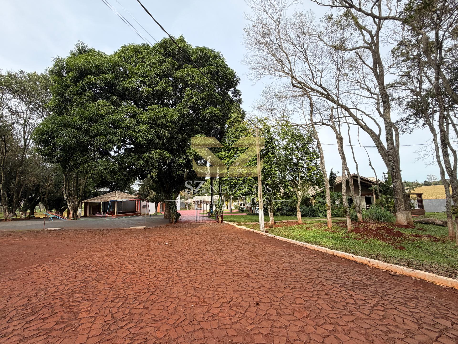 CHÁCARA À VENDA COM PISCINA E COZINHA TODA EQUIPADA FOZ DO IGUAÇU - PR