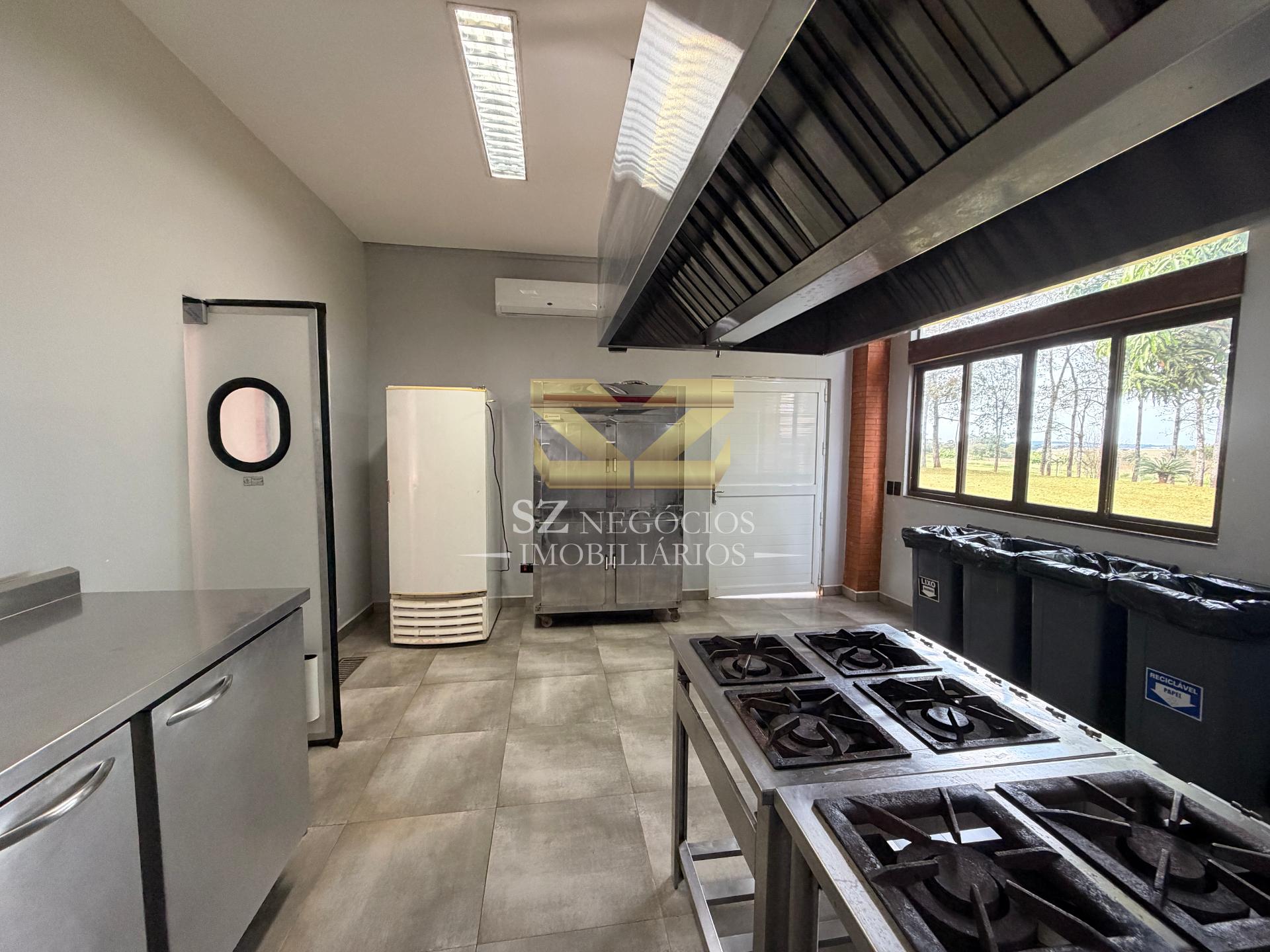 CHÁCARA À VENDA COM PISCINA E COZINHA TODA EQUIPADA FOZ DO IGUAÇU - PR
