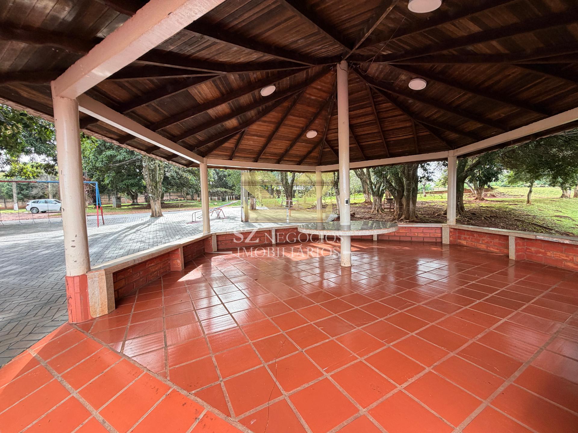 CHÁCARA À VENDA COM PISCINA E COZINHA TODA EQUIPADA FOZ DO IGUAÇU - PR