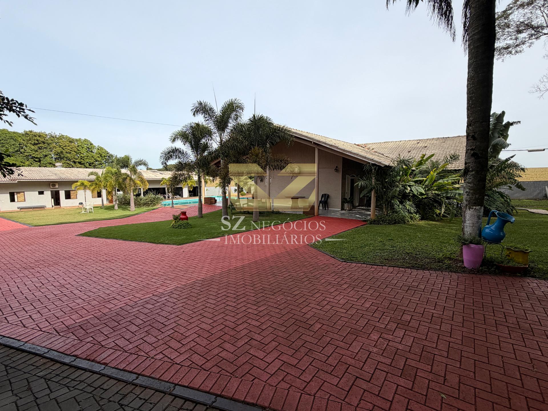 CHÁCARA À VENDA COM PISCINA E COZINHA TODA EQUIPADA FOZ DO IGUAÇU - PR