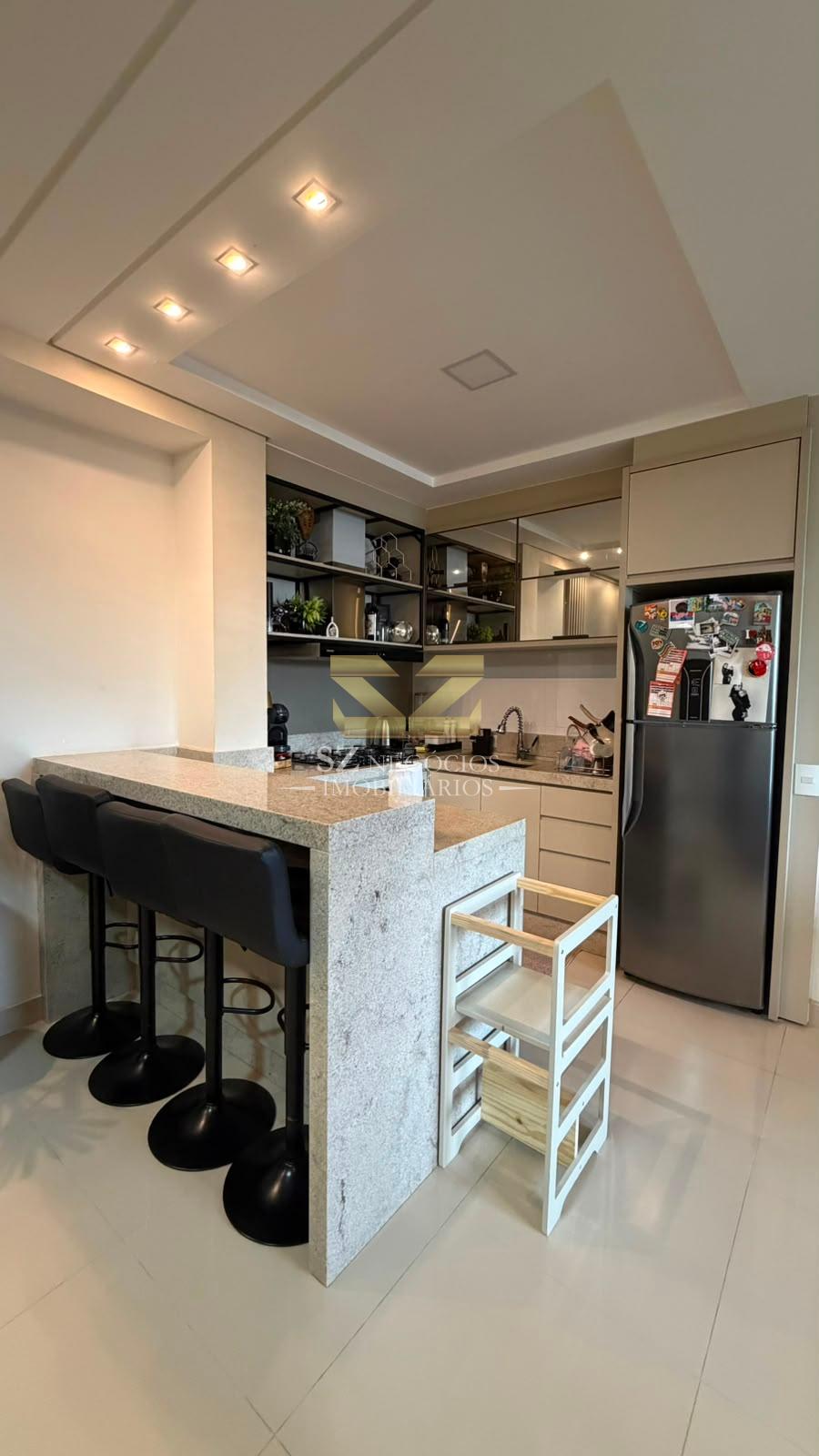 APARTAMENTO À VENDA MOBILIADO COM 02 DORMITÓRIOS SENDO 01 SUÍTE - RESIDENCIAL MALIBU - FOZ