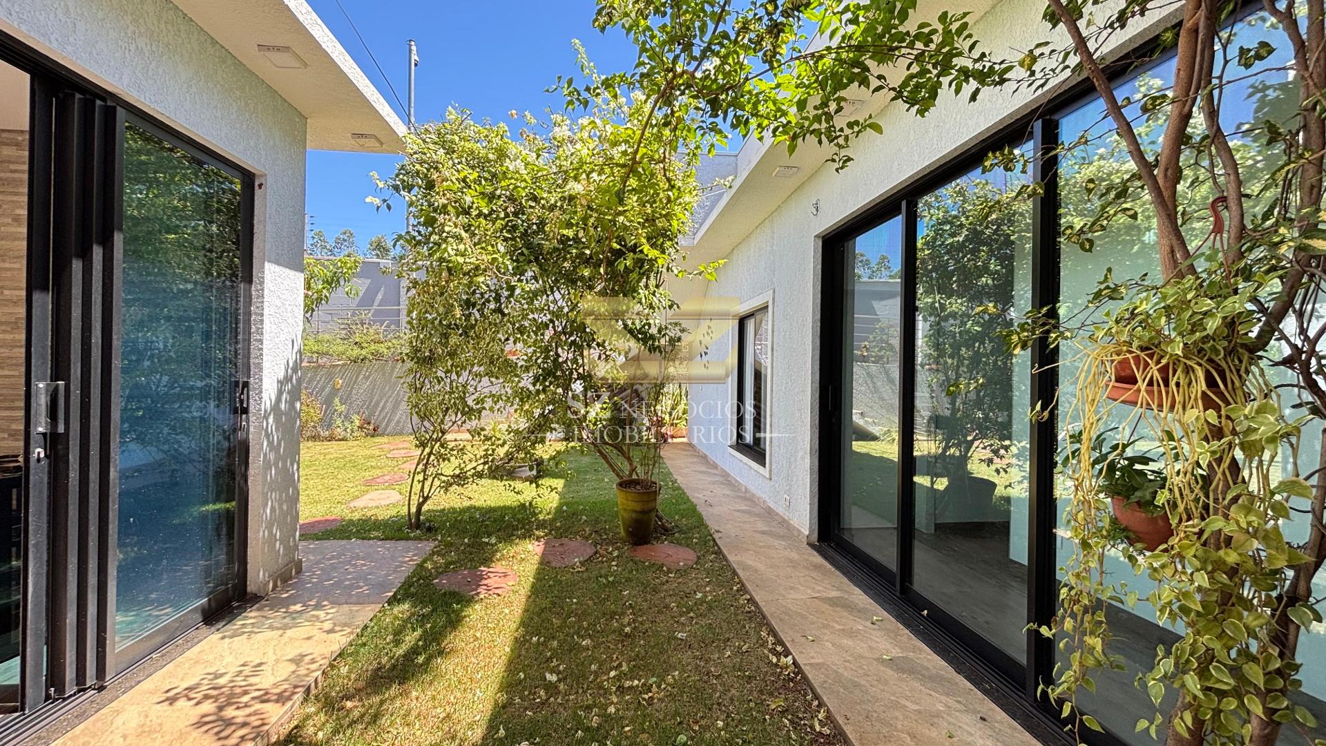 Casa com 3 dormitórios para locação com ,257.90 m², JARDIM CURITIBANO, FOZ DO IGUACU - PR