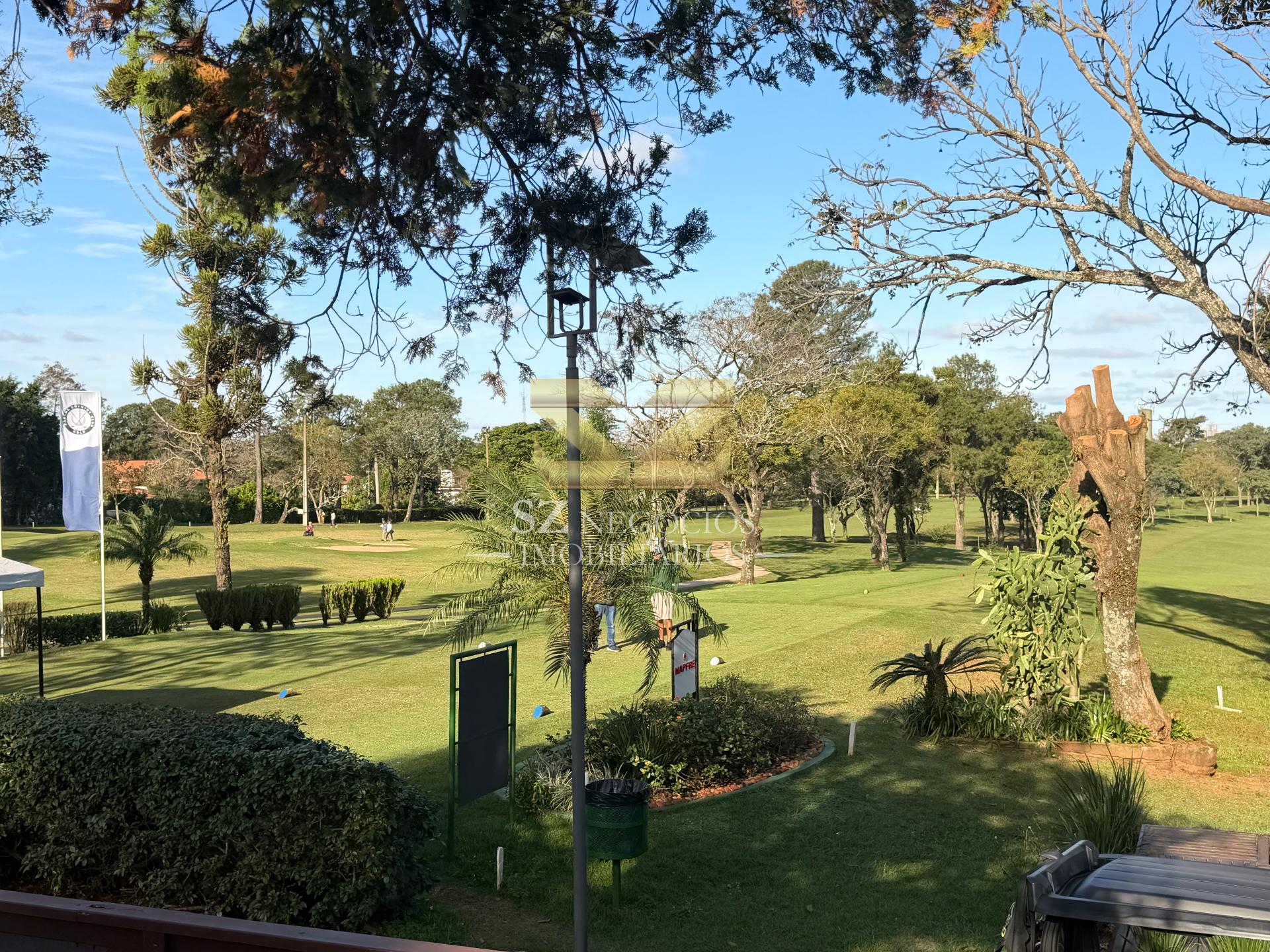 SOBRADO À VENDA COM 5 SUÍTES COM CLOSET, COUNTRY CLUB - PARAGUAI